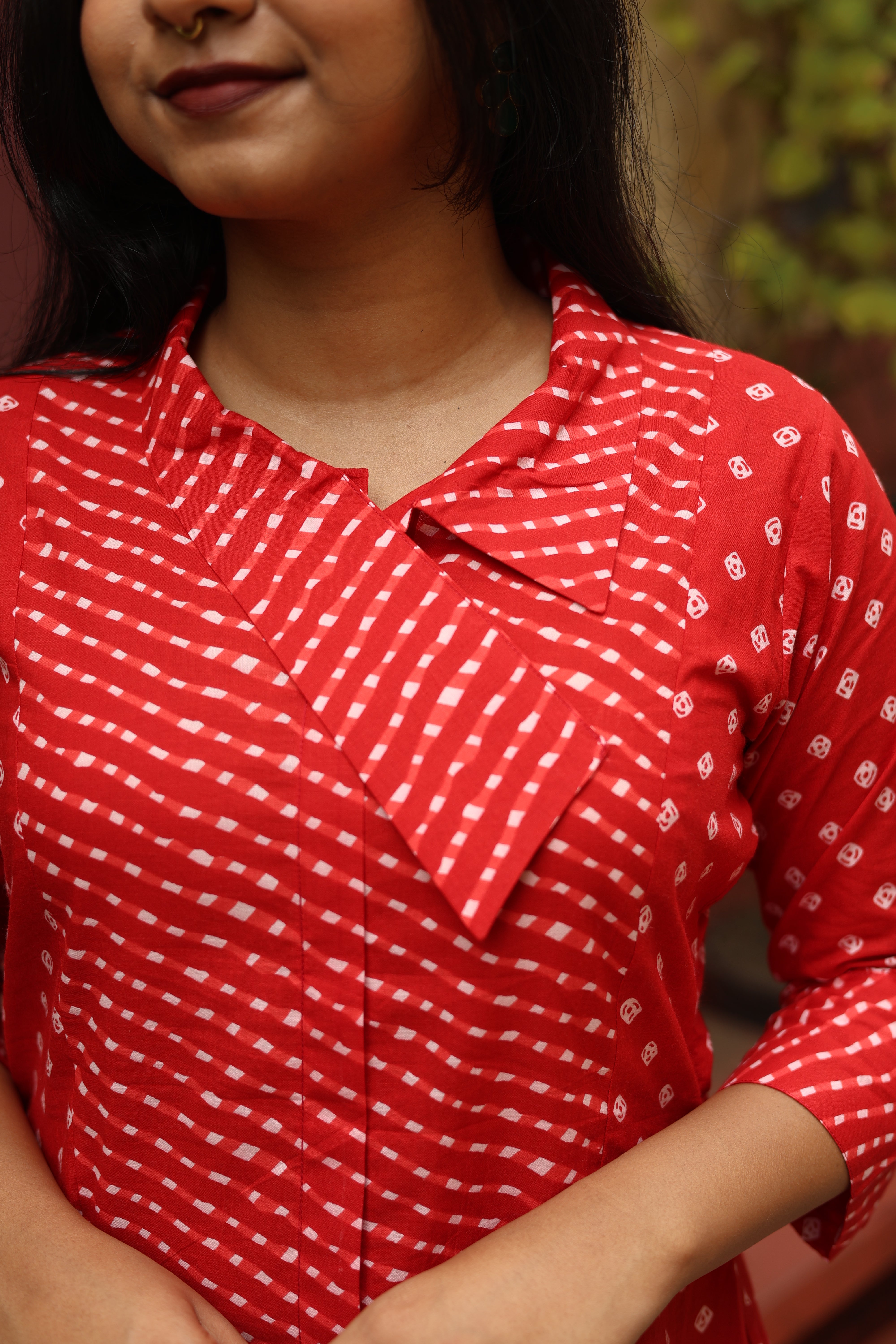 South Cotton Kurti: Chic Three-Panel Cut & Side Pocket-Bandhani print on the center panel.