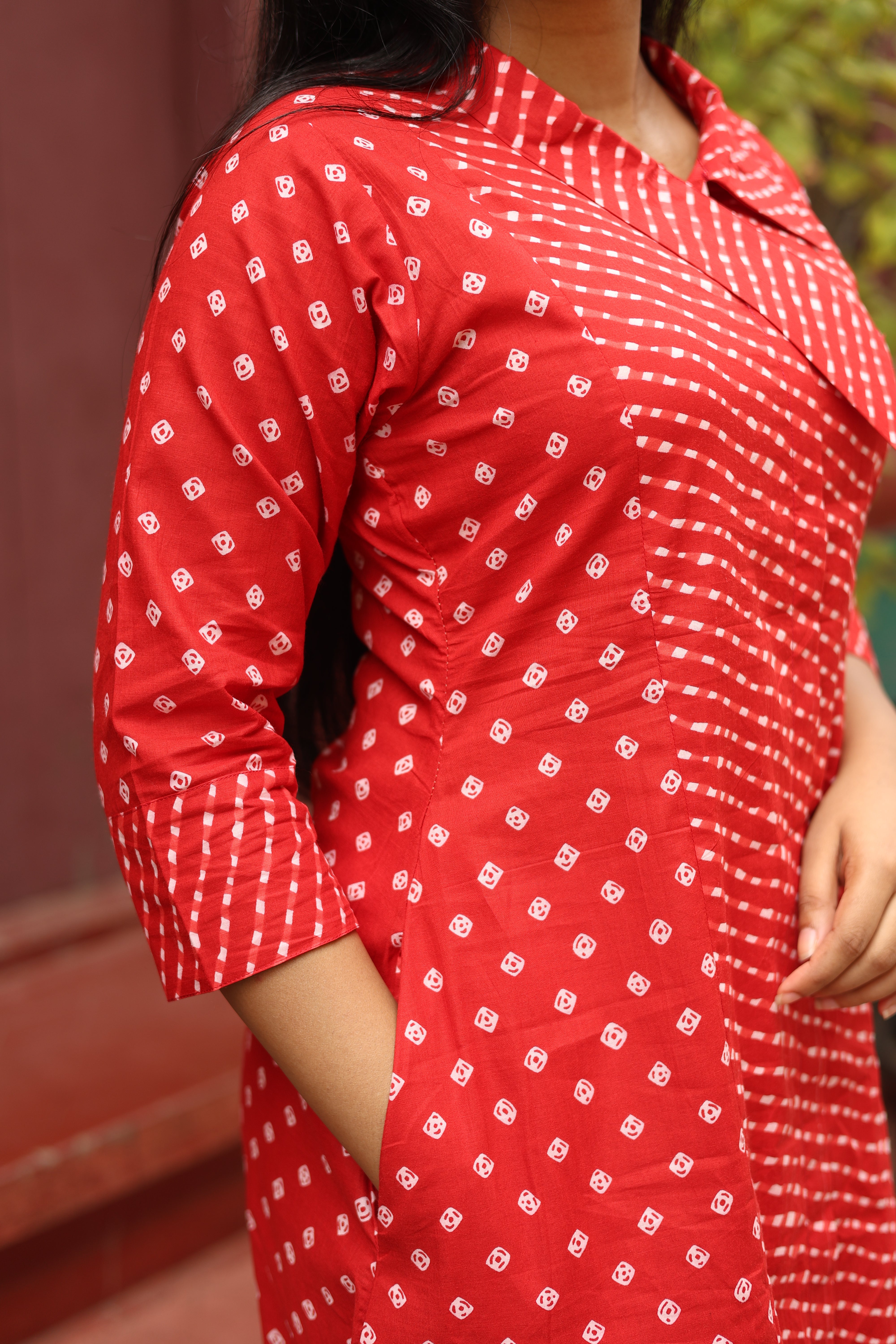 South Cotton Kurti: Chic Three-Panel Cut & Side Pocket-Bandhani print on the center panel.
