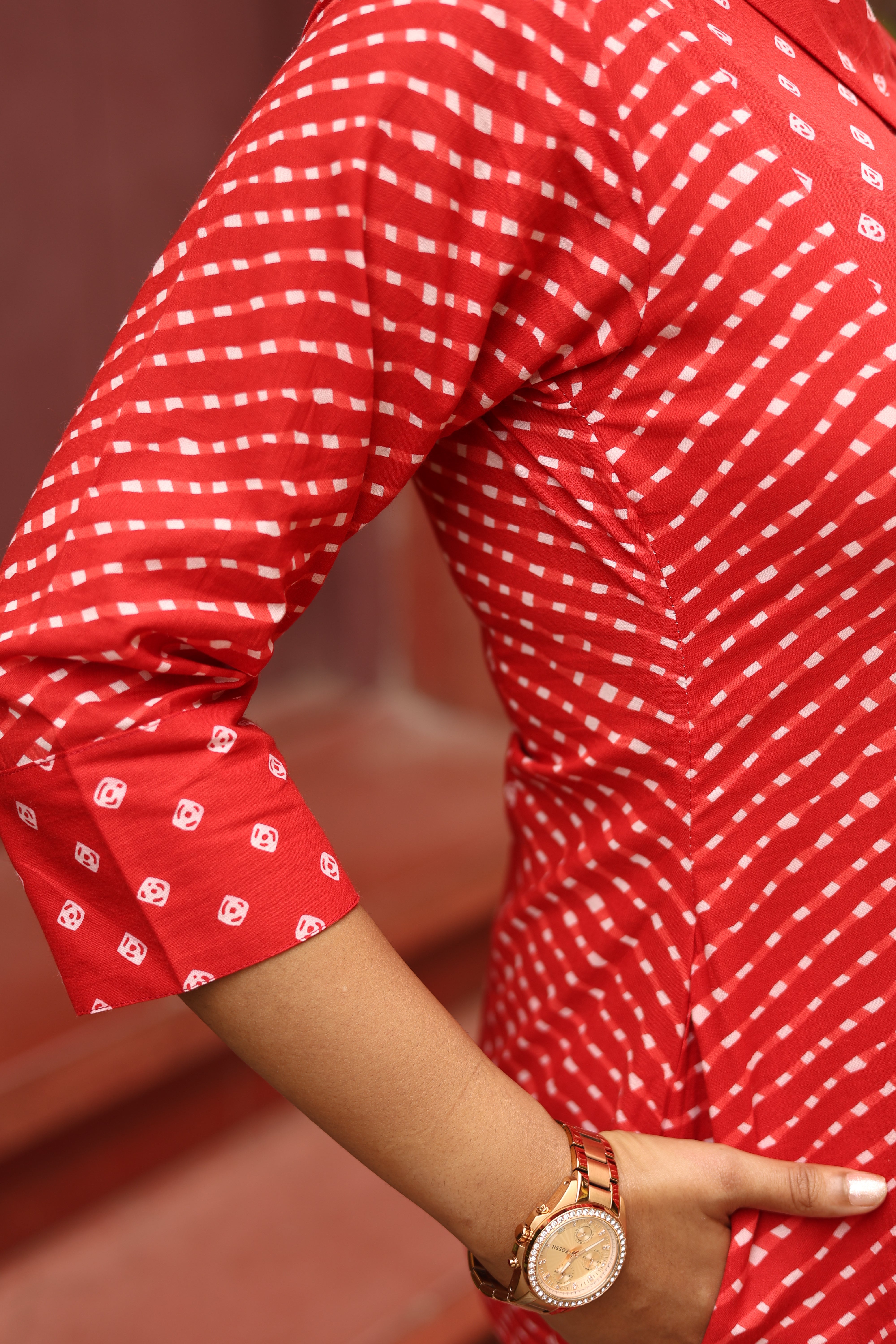 South Cotton Kurti: Chic Three-Panel Cut & Side Pocket-Bandhani print on the center panel.