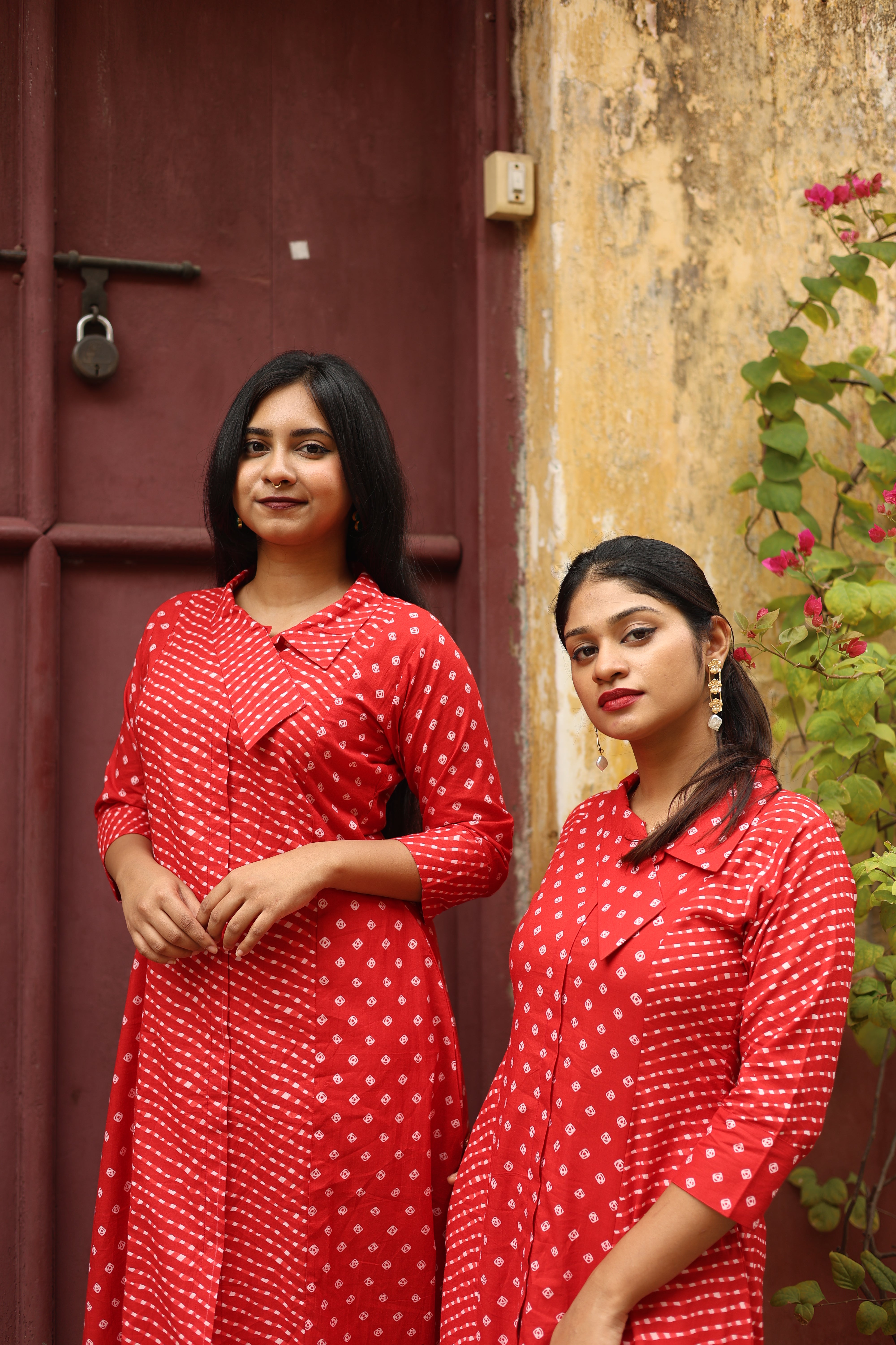 South Cotton Kurti: Chic Three-Panel Cut & Side Pocket-Bandhani print on the center panel.