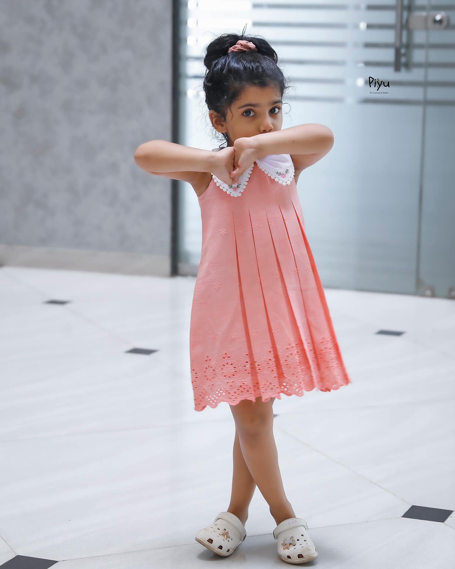 Cotton Kids' Dress w/ Structured Pleats & Butterfly Collar-Peach.