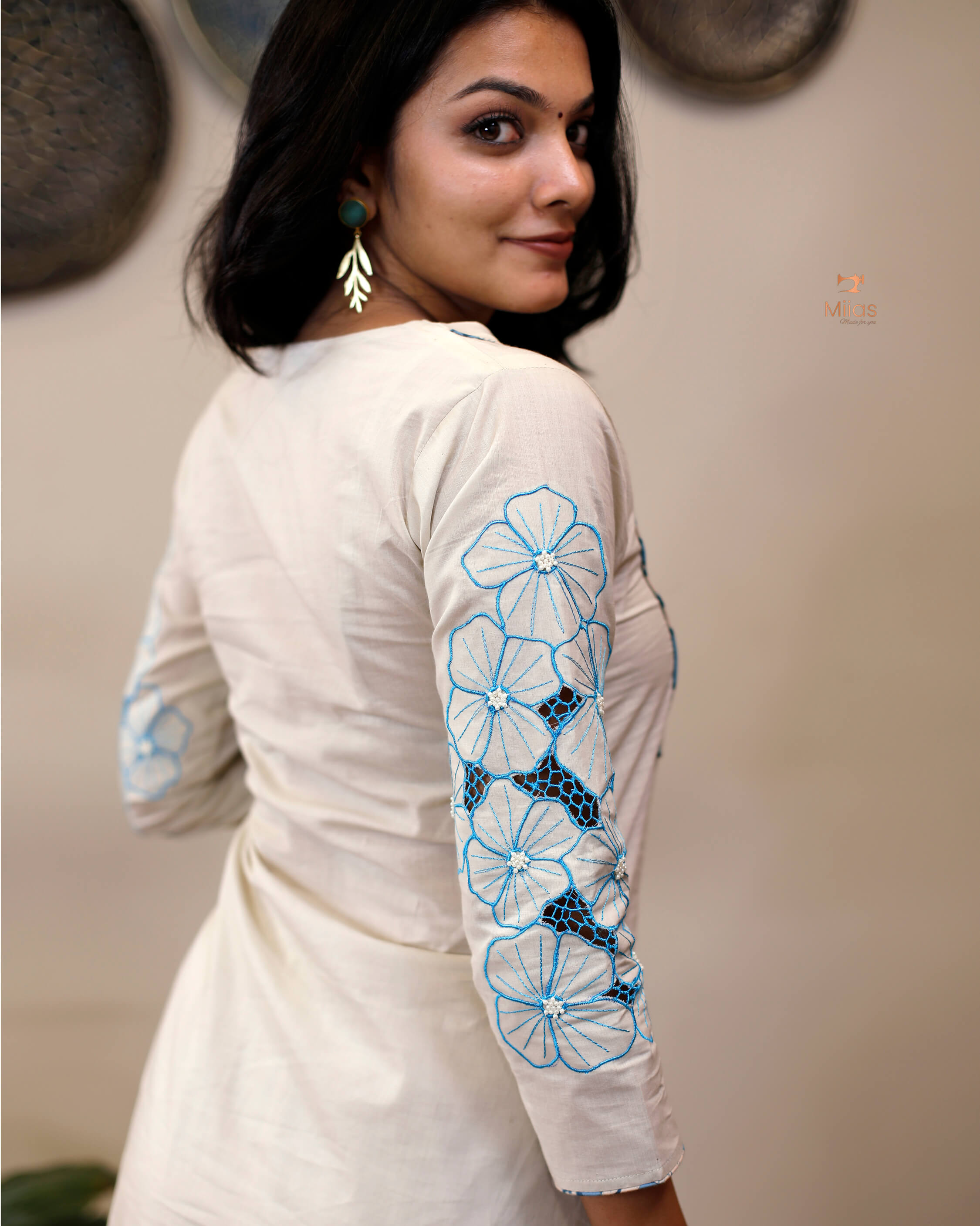 Elegant 3-Pc Ethnic Cotton Set: Embroidered Top & Lahariya Dupatta