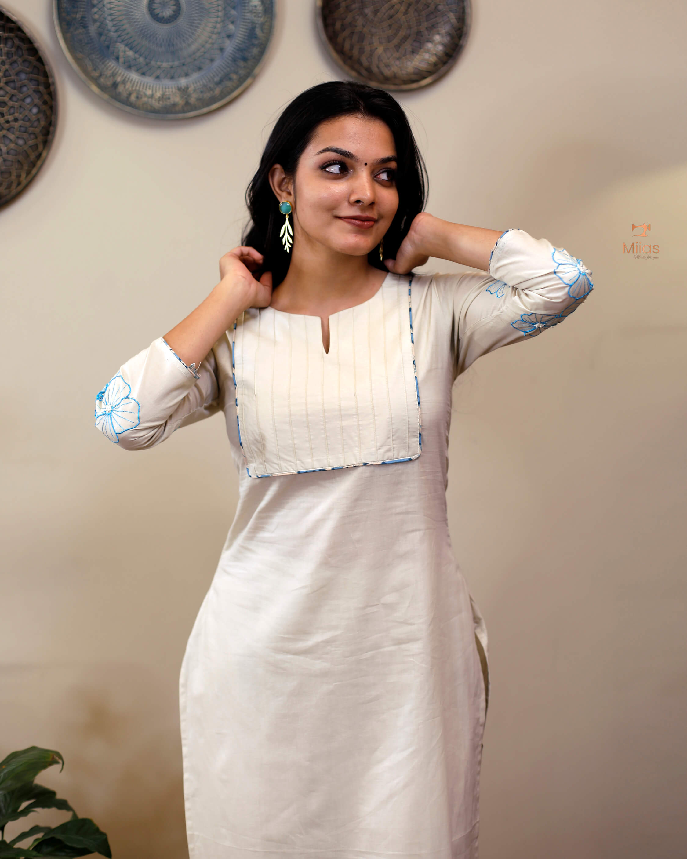 Elegant 3-Pc Ethnic Cotton Set: Embroidered Top & Lahariya Dupatta