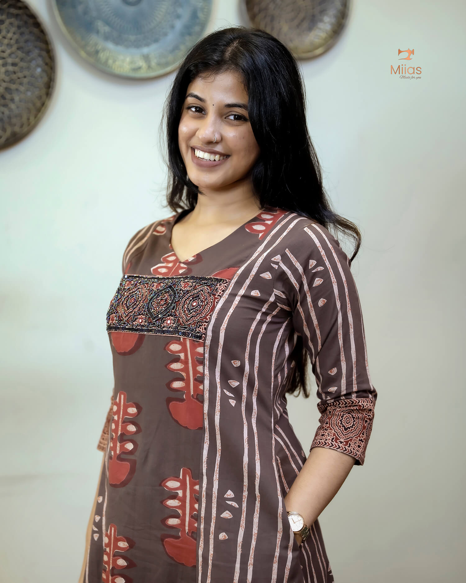 South Cotton Kurti: Beaded, Sequined Yoke & Ajrakh Sleeves-Inverted Print