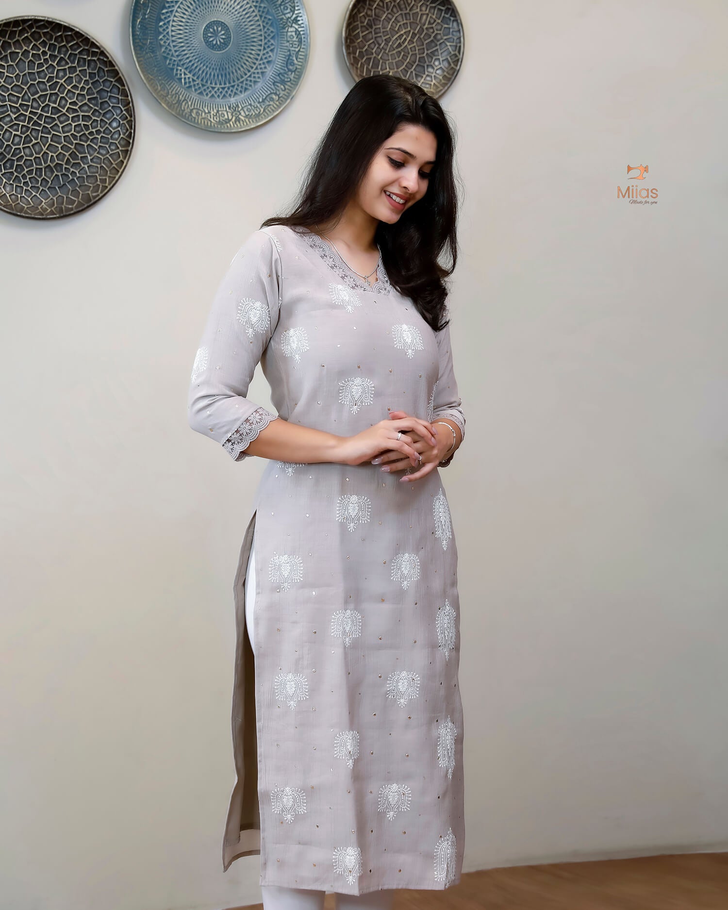 Crushed Dhara Silk | Embroidered Slit Top & Dupatta Set | Pastel Grey