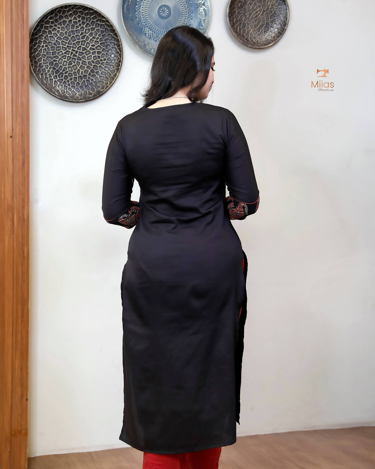 Jam Cotton Kurti with Sparkling Bead & Mirror Neck