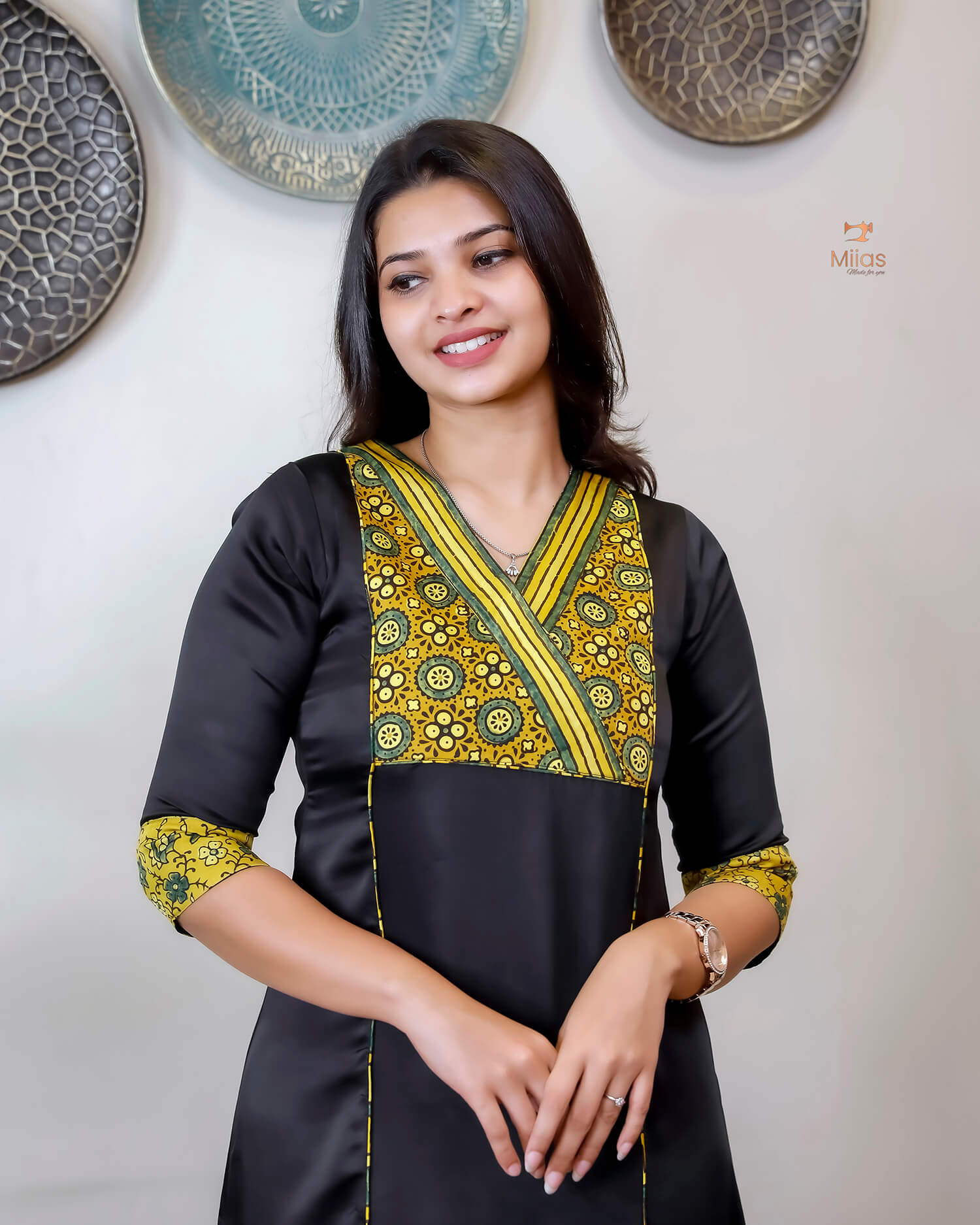 Modal Silk Kurti: Vibrant Contrast Print & Luxurious Drape-Black.
