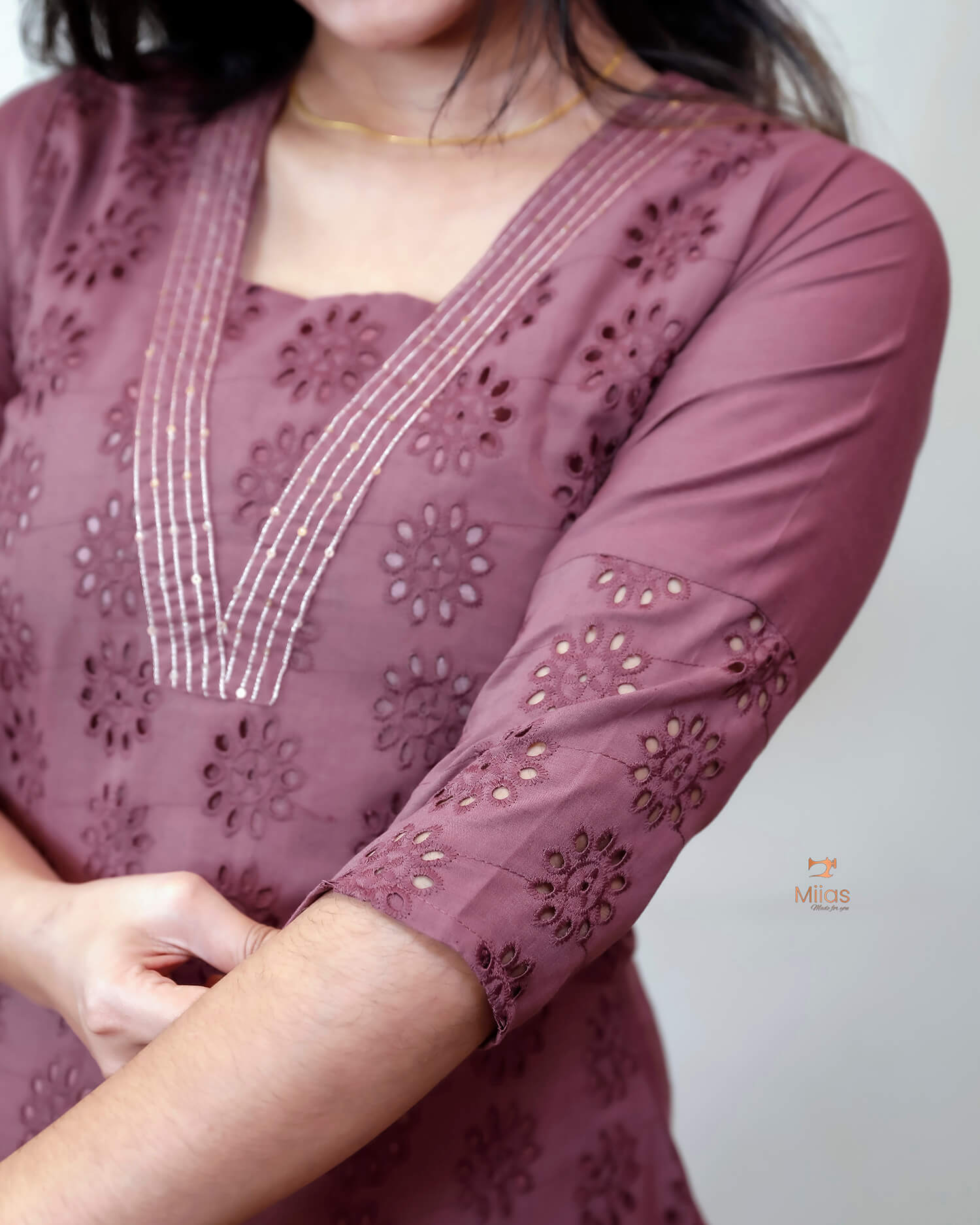 Cotton Hakoba Kurti with V-Neck Zari & Sequins Handwork-Maroon Pink