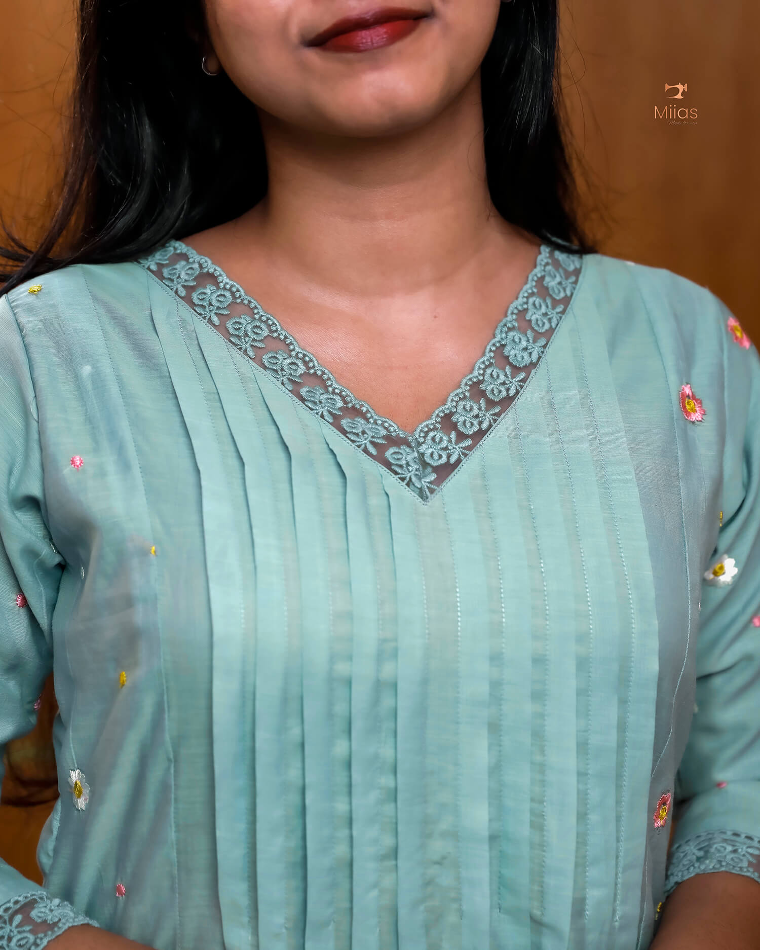 Mul Chanderi Kurti Set – Embroidered 3 Panel Dress with Lace & Pintuck