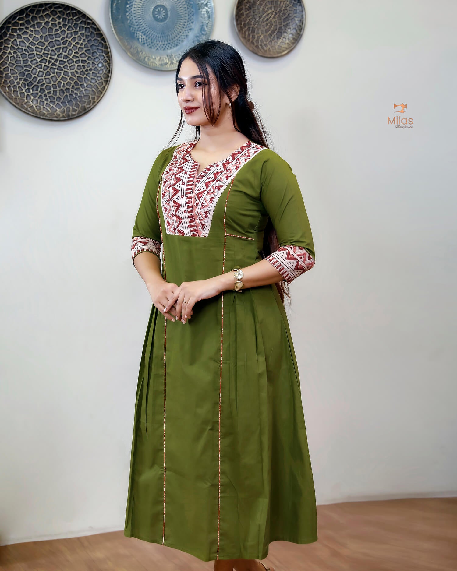 Cotton Kurti: Kalamkari & Mirror Work Printed Elegance-Mehendi Green.