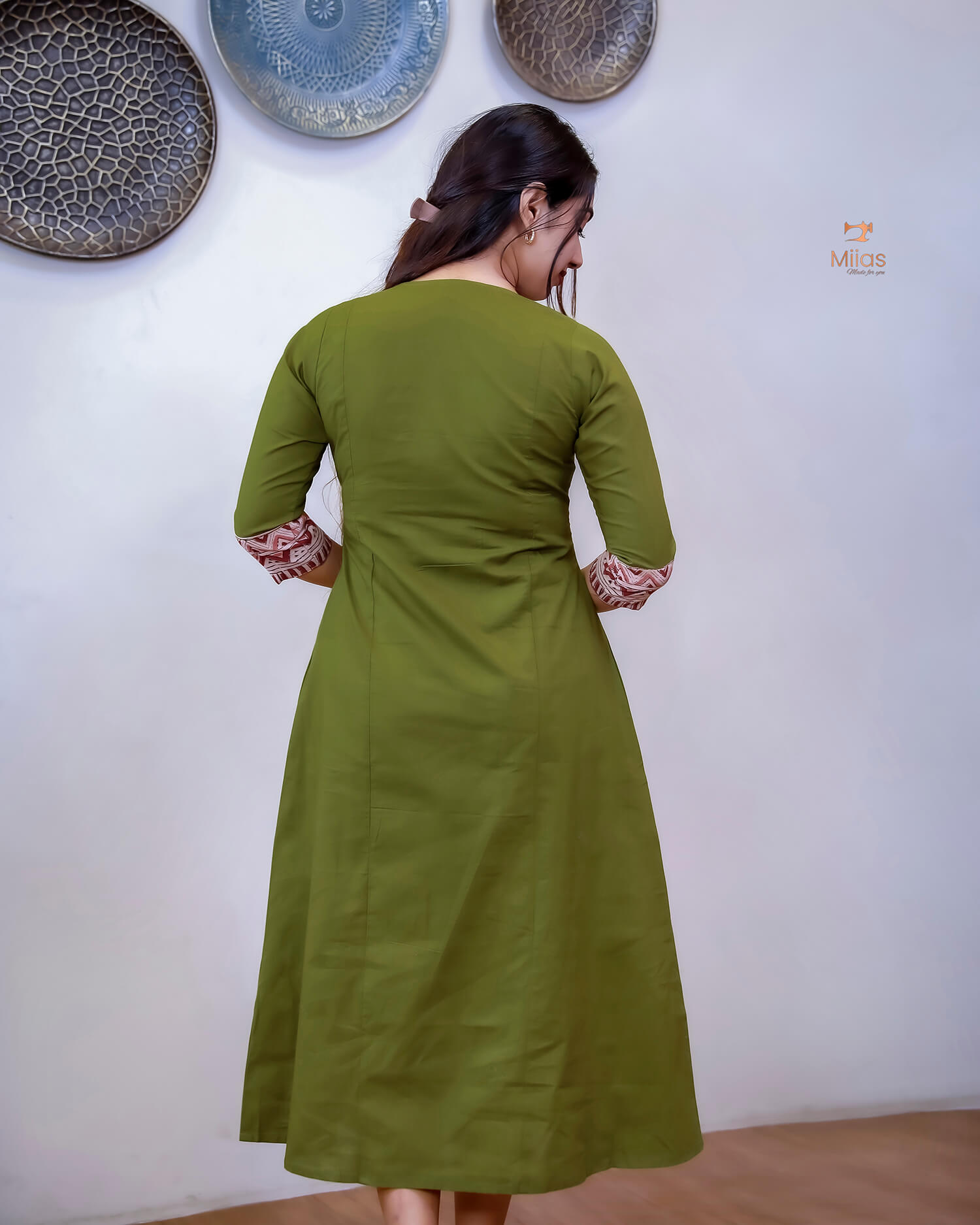 Cotton Kurti: Kalamkari & Mirror Work Printed Elegance-Mehendi Green.