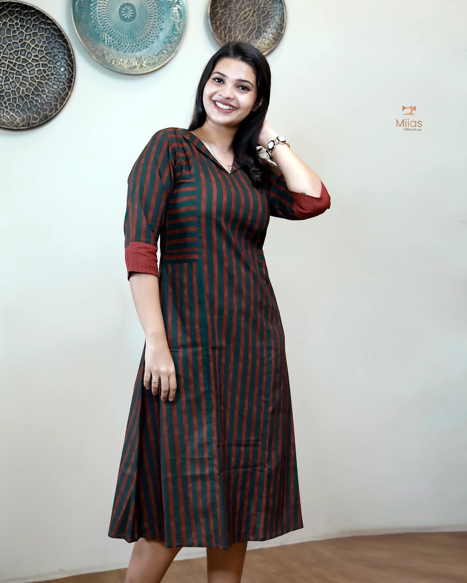 South Cotton Kurti w/ Folding Collar & Pockets.-Maroon & Green.