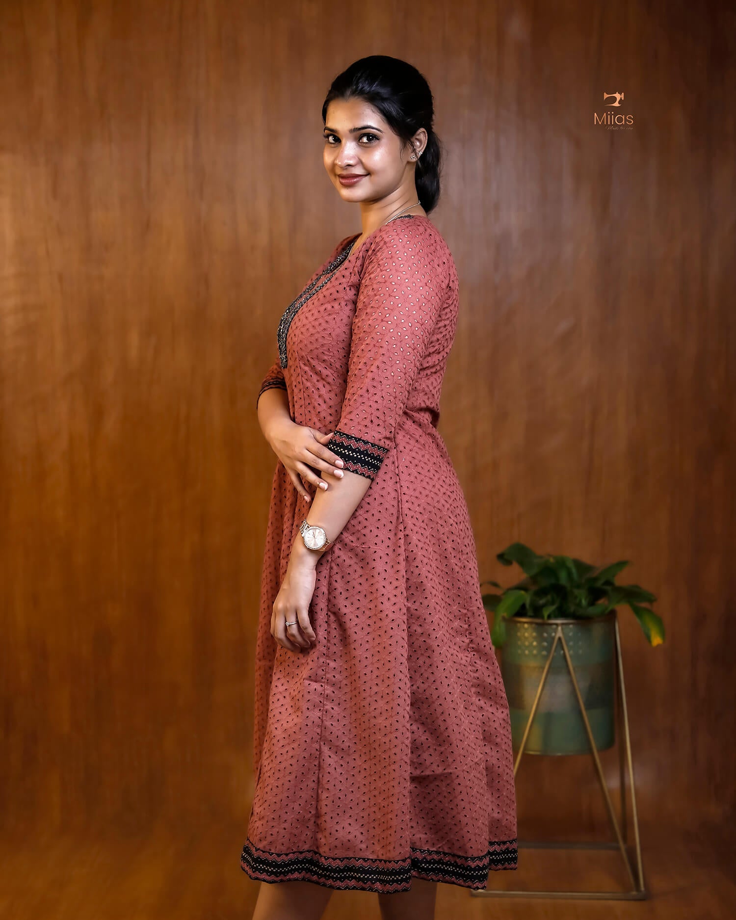 Soft Hakoba Kurti with Ajrakh Print & Mirror Work – Stylish & Comfy