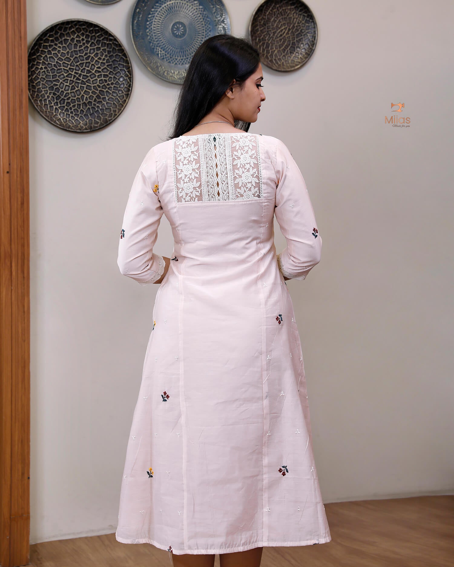 Chanderi Silk Kurti: Women's Embroidered Pastel V-Neck Lace-Pastel Peach.