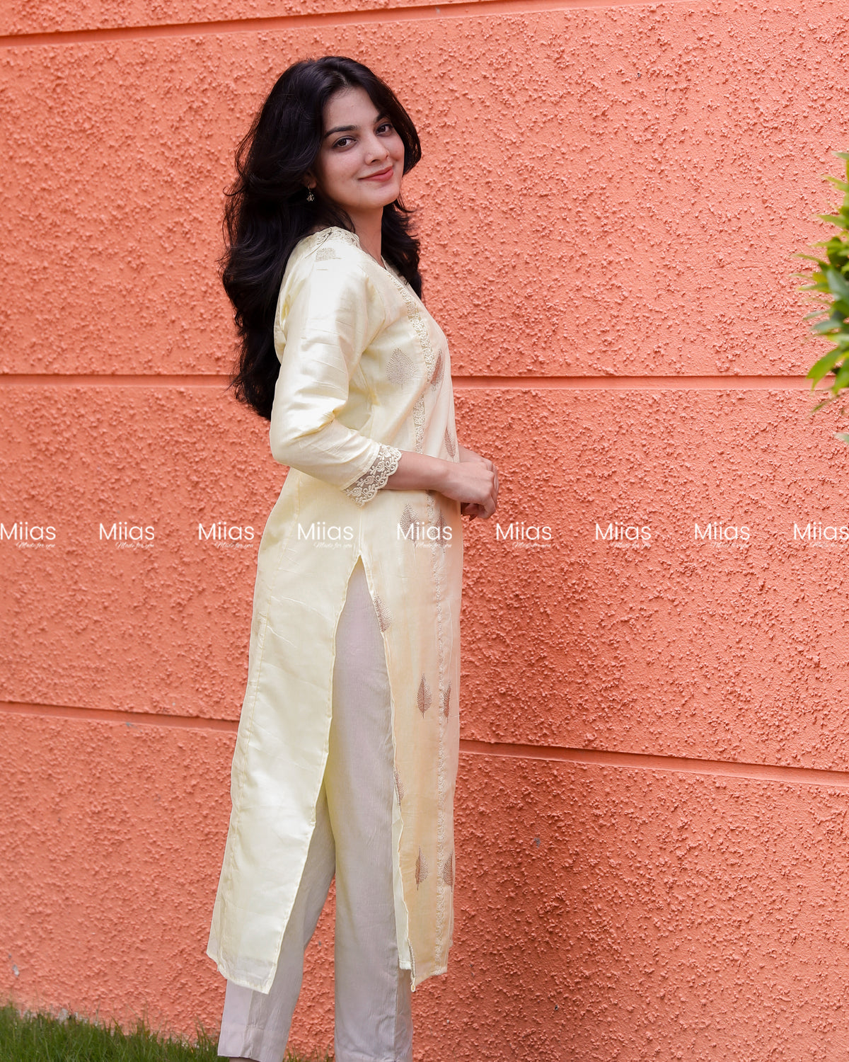 Mul Chanderi Slit Kurti | Zari 3-Panel + Lace Detail | Lemon Yellow