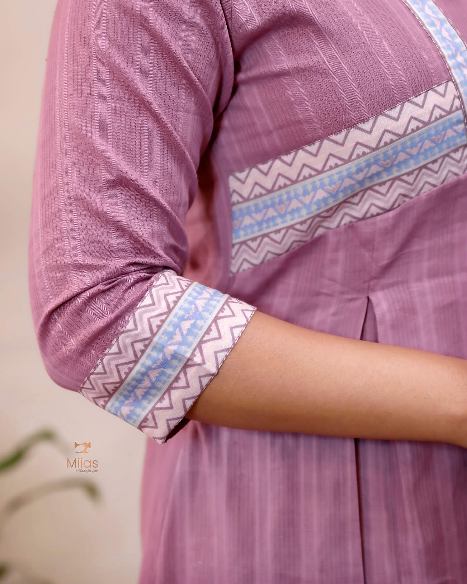 Cotton Co-ord Set: V-Neck Kurti & Printed Bottom