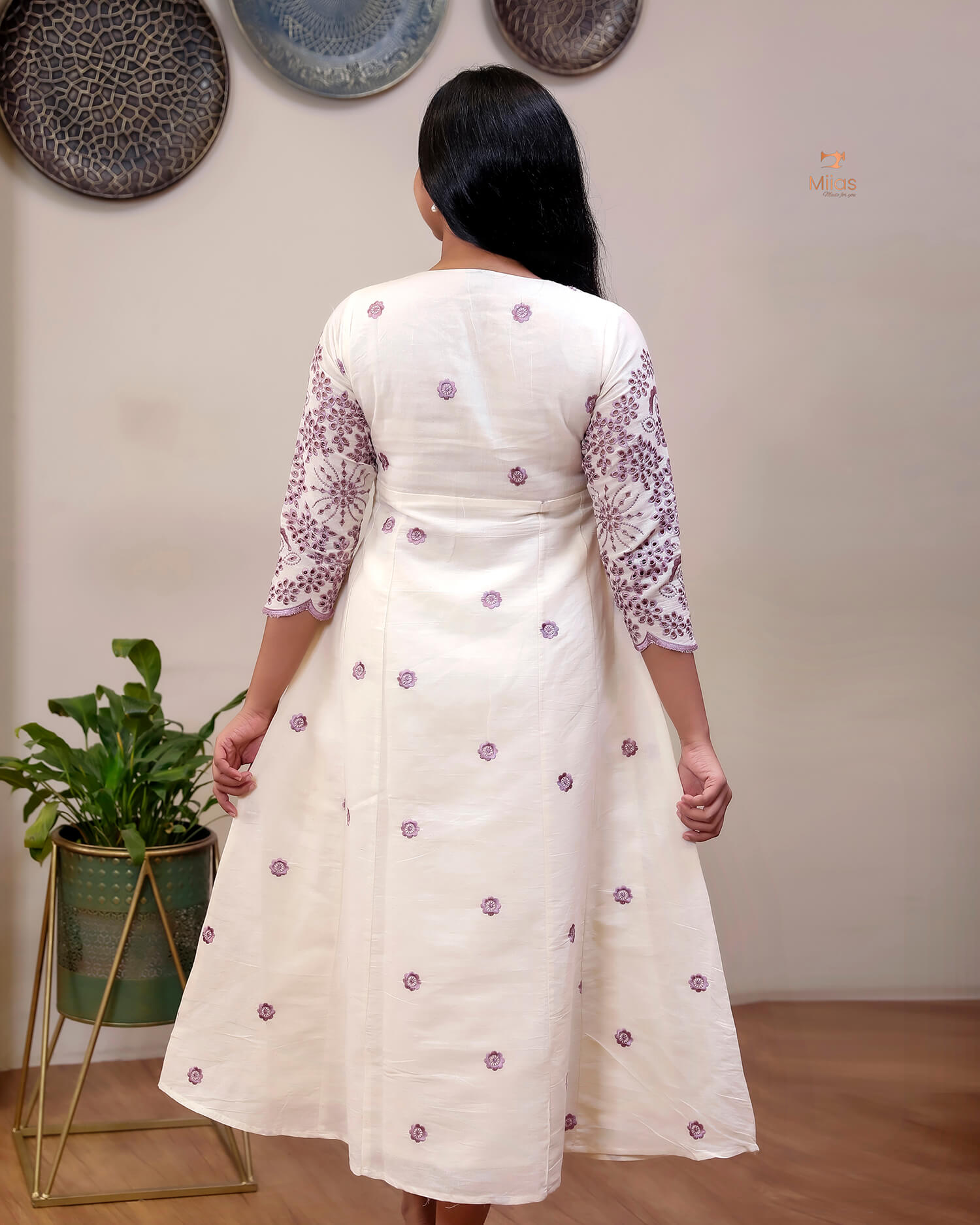 Kora Cotton Kurti: Intricate Embroidered Panel Design