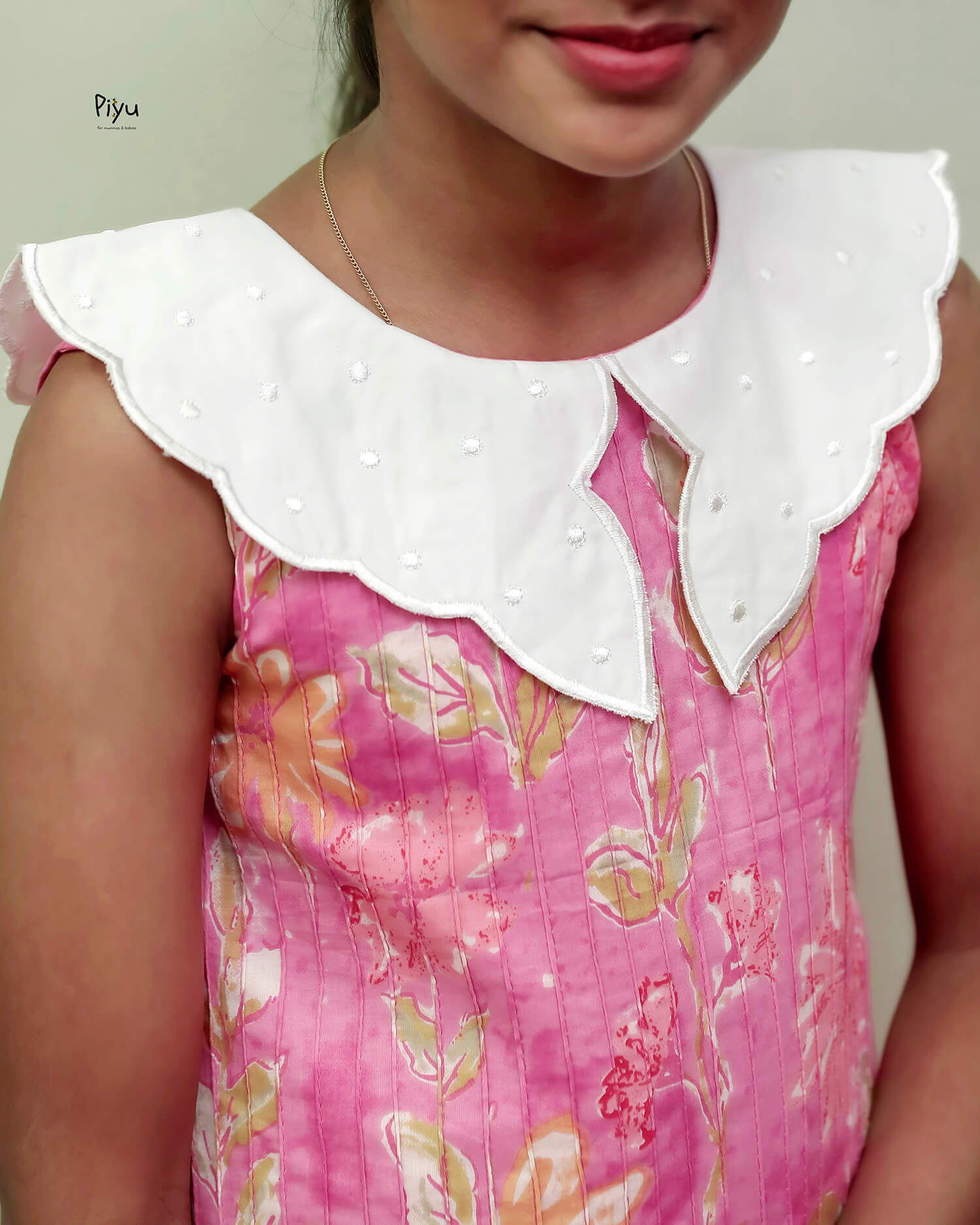 Cotton A-Line Dress: Scalloped Collar & Concealed Zip