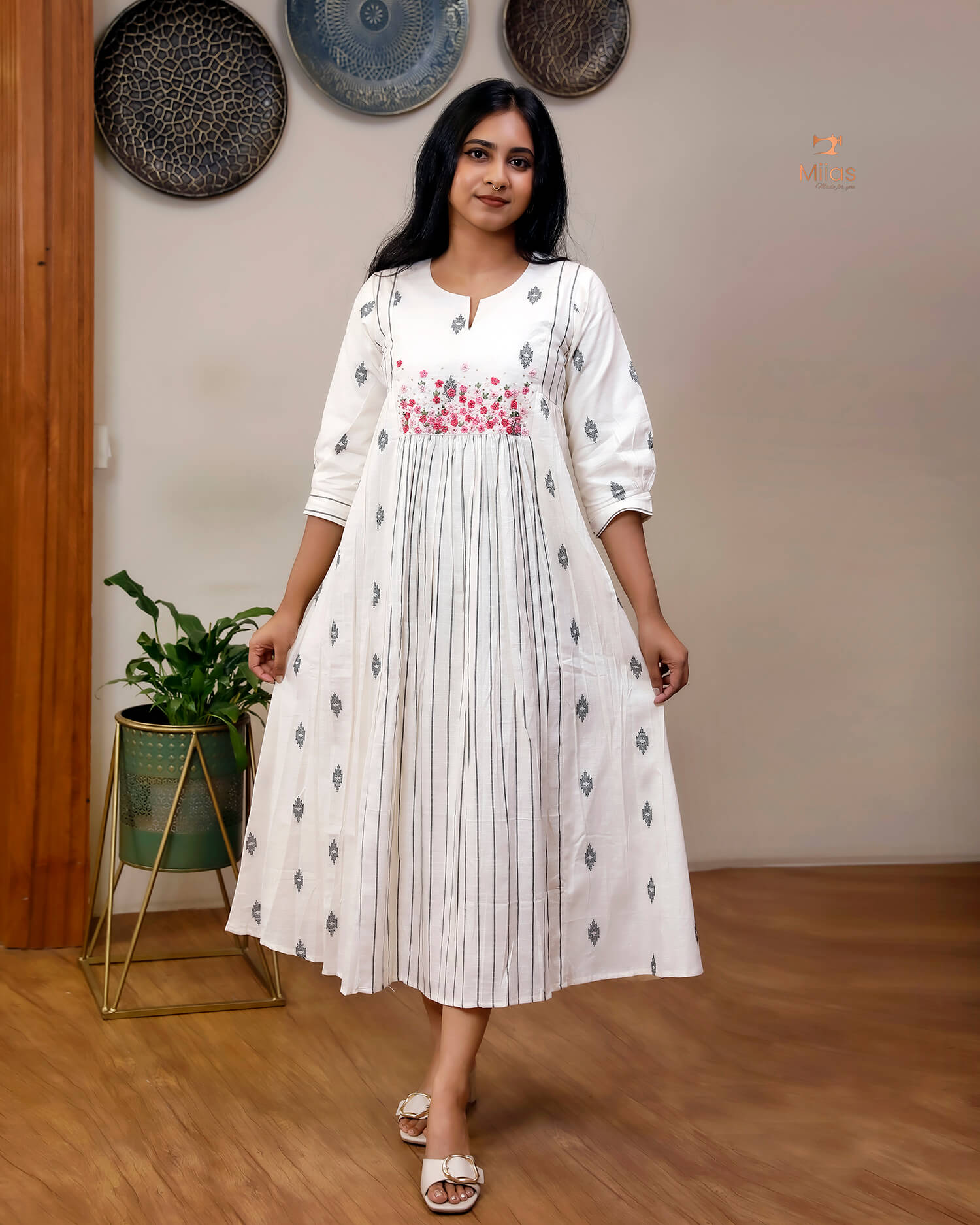Pure Cotton Three-Panel Kurti | Embroidered & Beaded Neck-Inverted Print