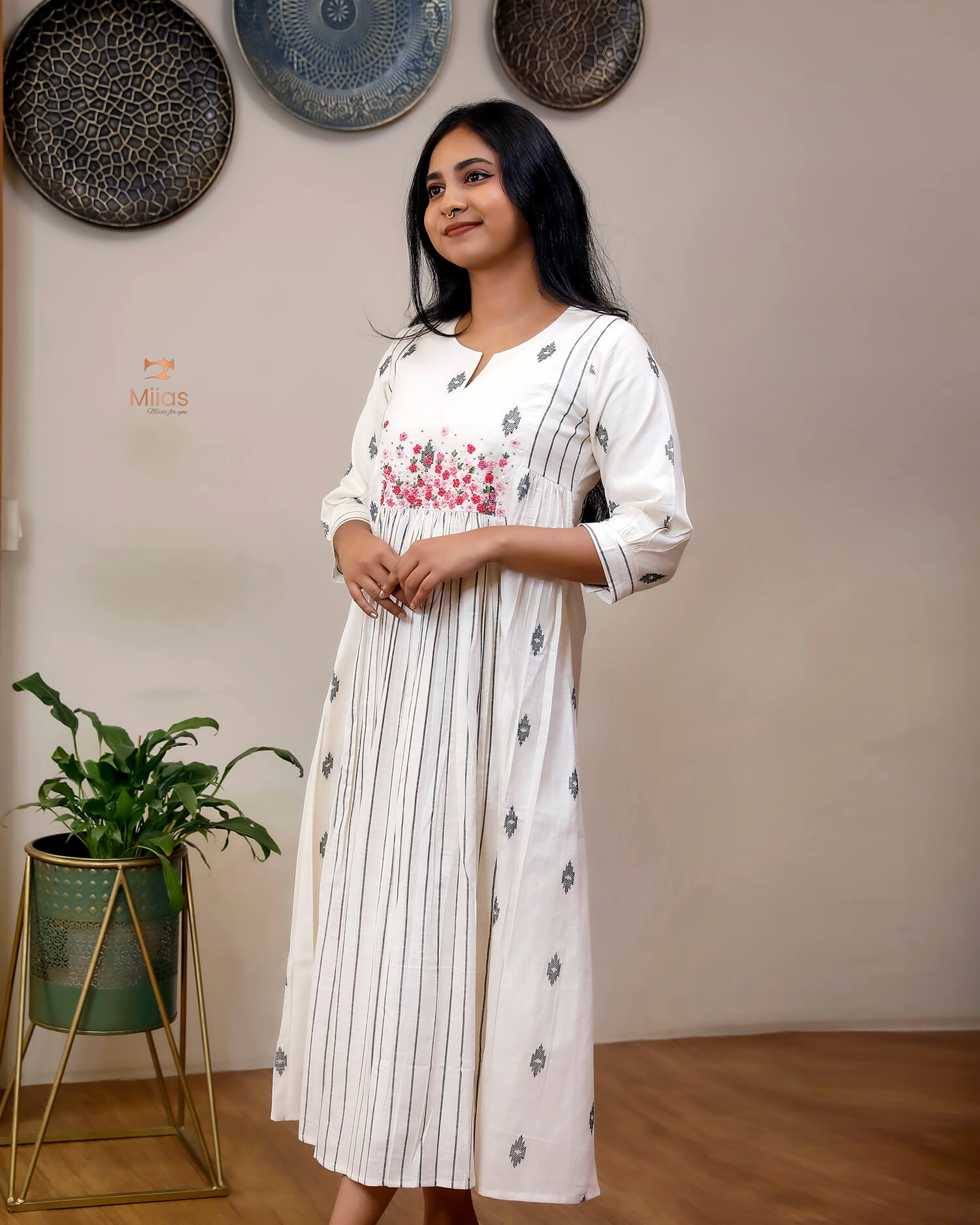 Pure Cotton Three-Panel Kurti | Embroidered & Beaded Neck-Inverted Print