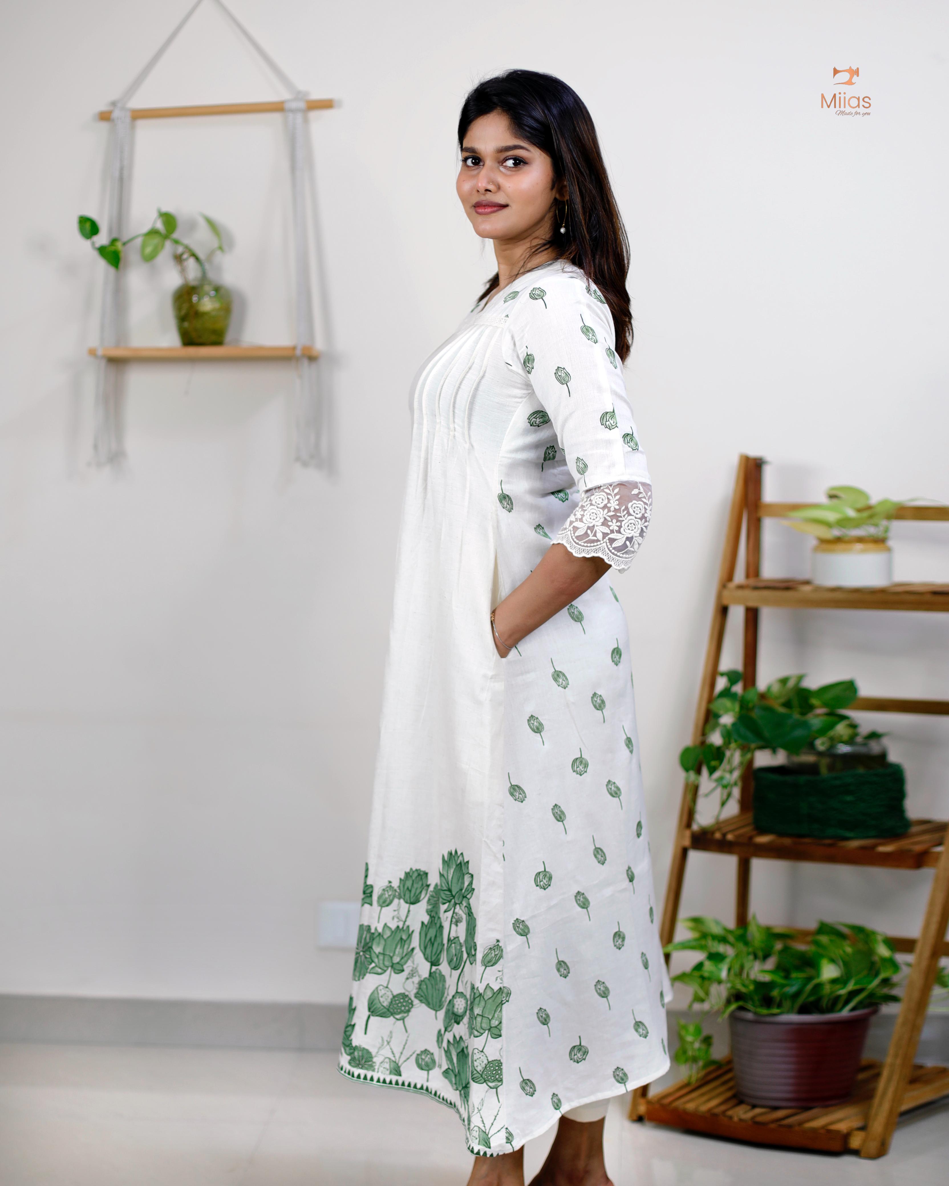 Floral Print Cotton Kurti – V-Neck, 3/4 Sleeves, Lace Trim & Pocket