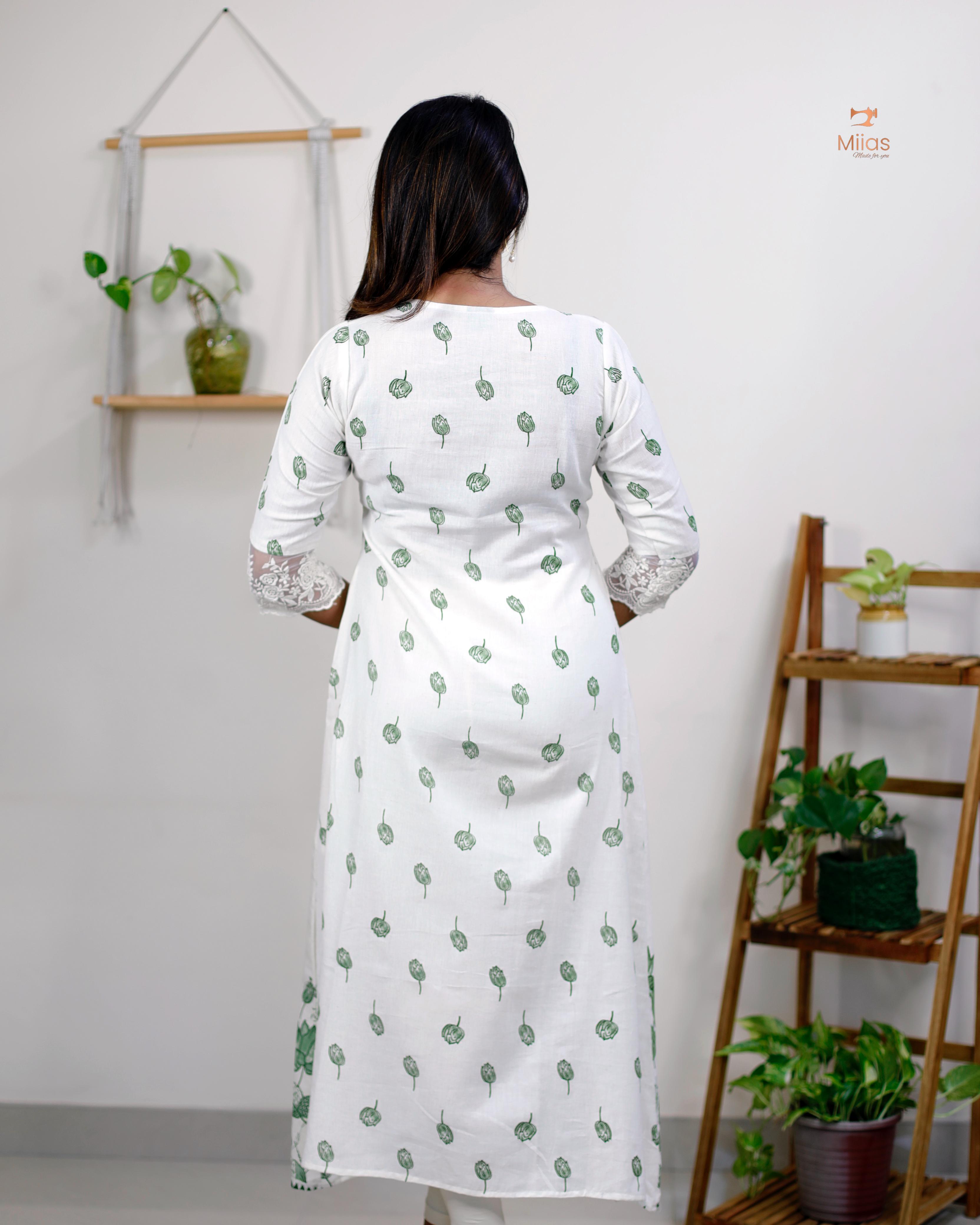 Floral Print Cotton Kurti – V-Neck, 3/4 Sleeves, Lace Trim & Pocket