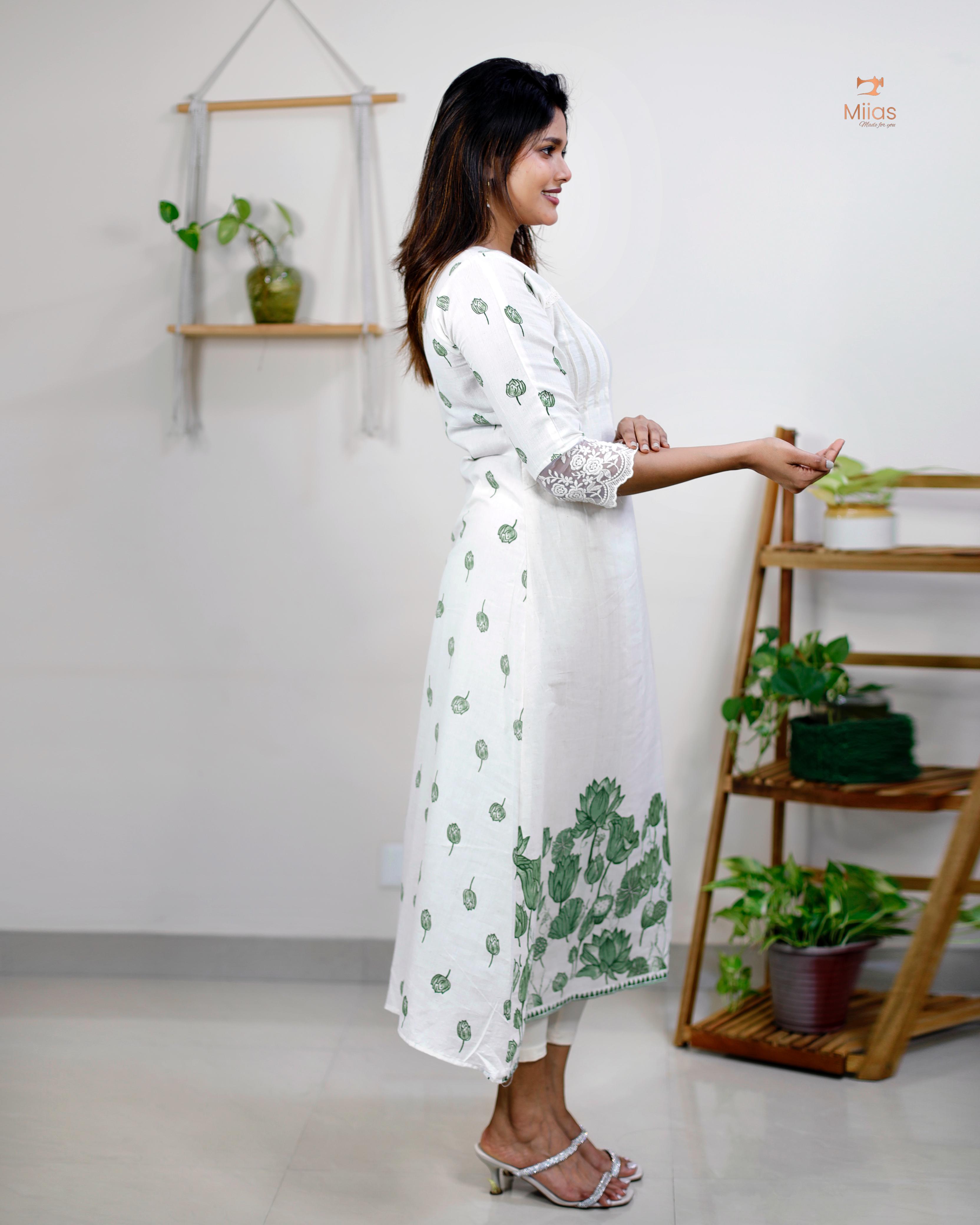 Floral Print Cotton Kurti – V-Neck, 3/4 Sleeves, Lace Trim & Pocket