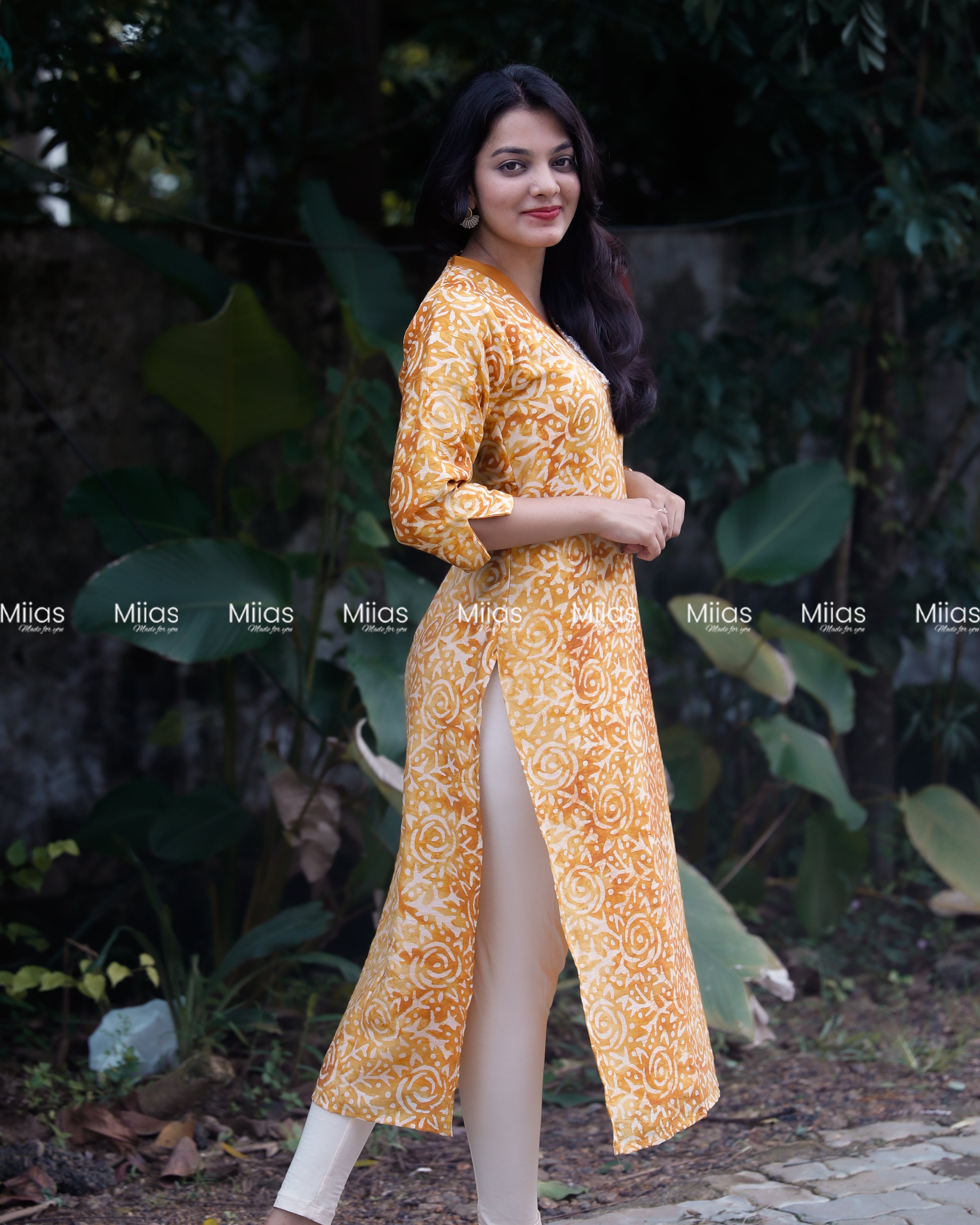 Chanderi Silk Slitted kurti | Beaded V-Neck | Yellow