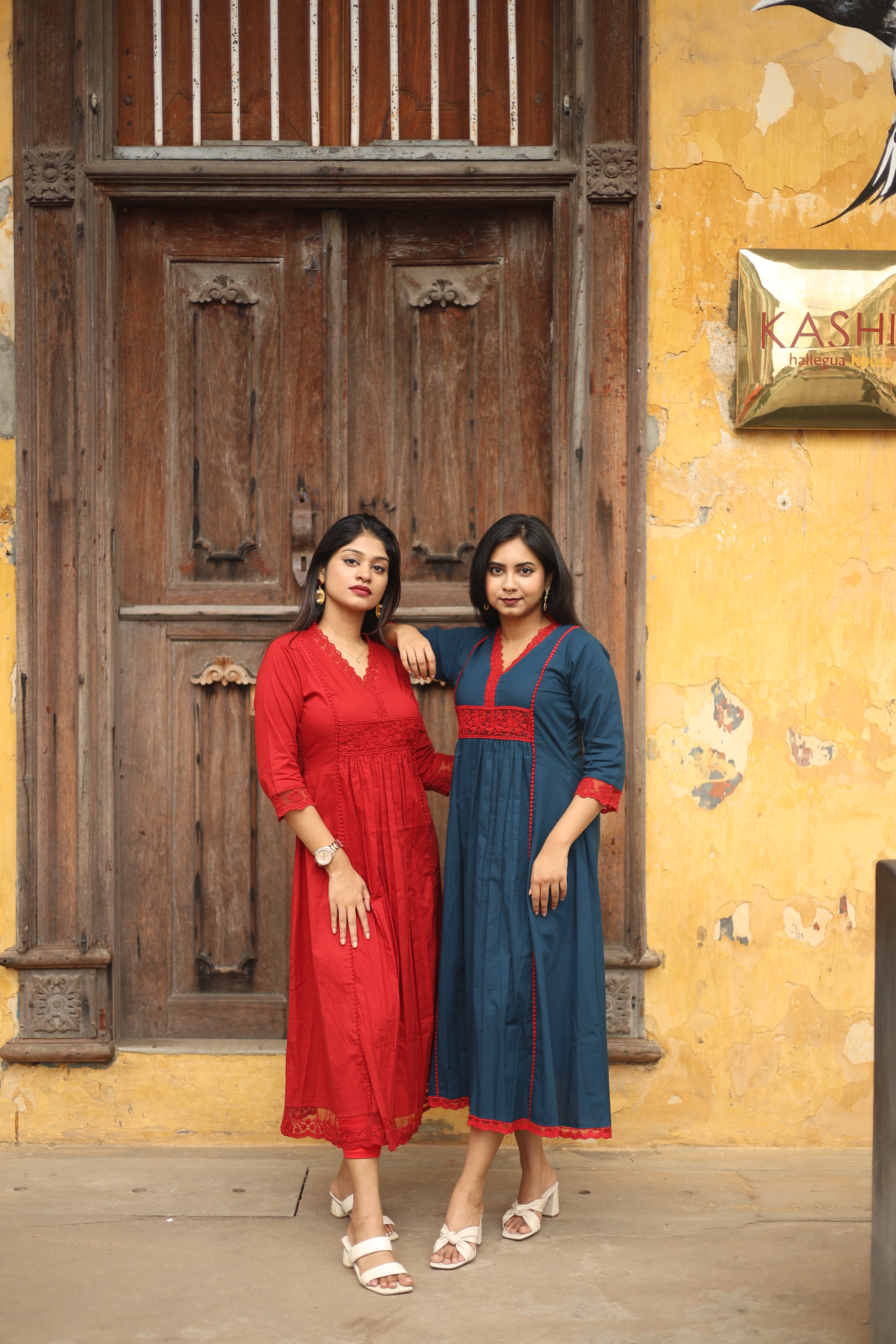 Pure Cotton Three-Panel Kurti w/ Contrast Lace & Pocket-Blue