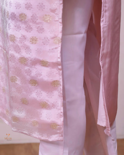 Tissue Jacquard Co-ord Set: Printed Top & Matching Crepe Bottoms-Pastel Pink.