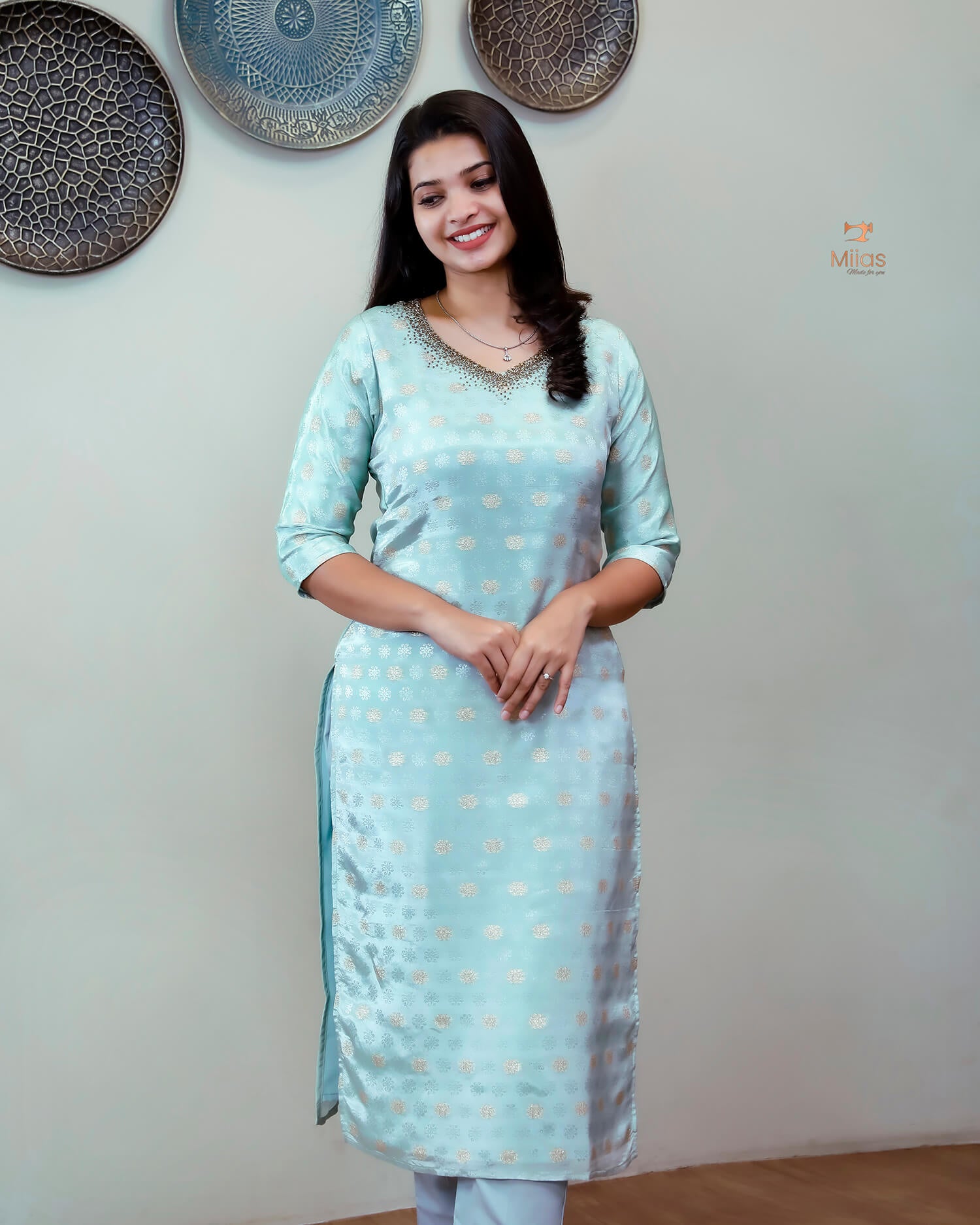 Tissue Jacquard Co-ord Set: Printed Top & Matching Crepe Bottoms-Pastel Green.
