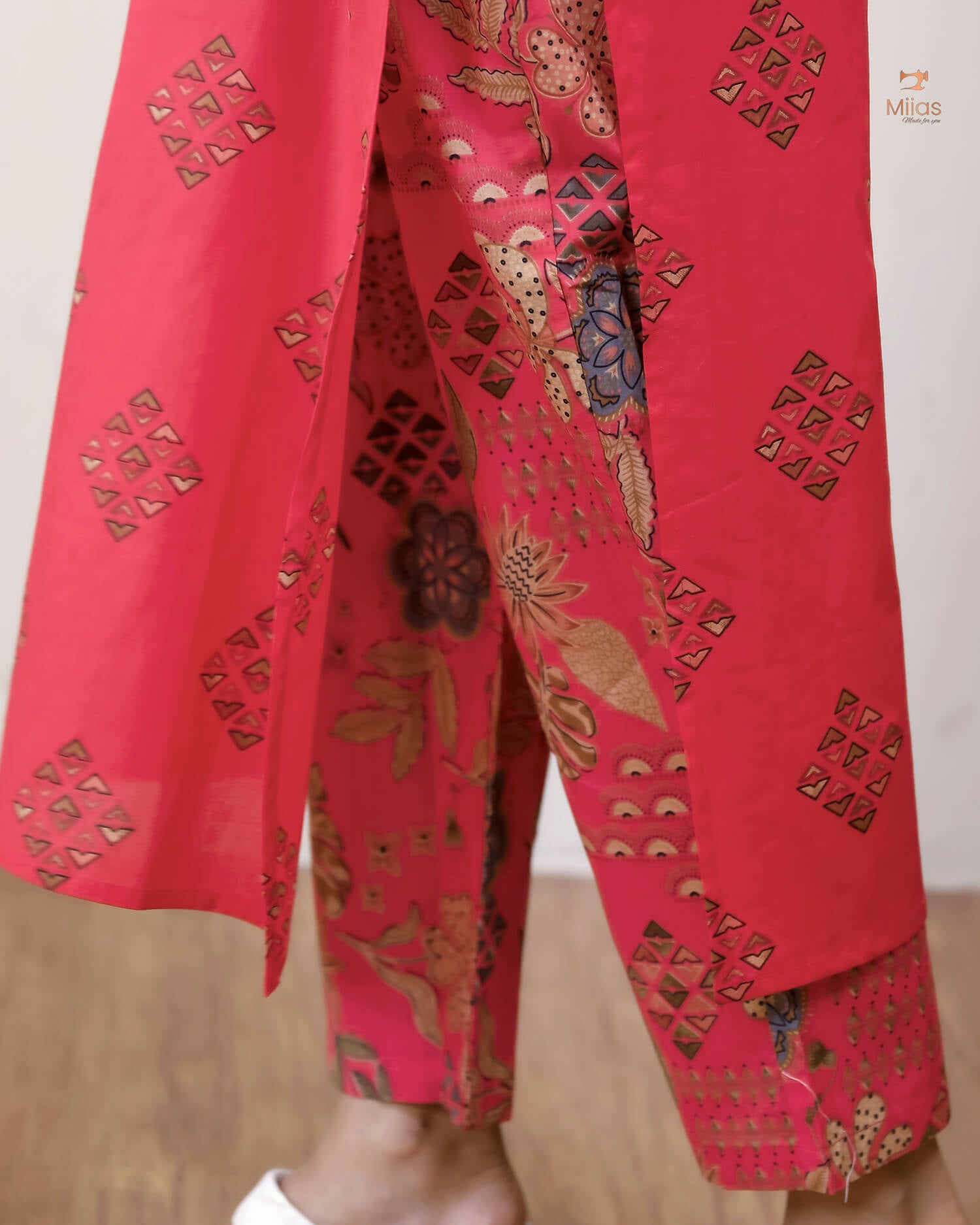 Pure Cotton Co-ord Set: Breathable Printed Elegance-Pink.