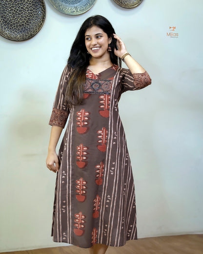 South Cotton Kurti: Beaded, Sequined Yoke & Ajrakh Sleeves-Inverted Print