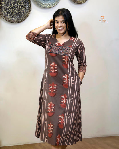 South Cotton Kurti: Beaded, Sequined Yoke & Ajrakh Sleeves-Inverted Print