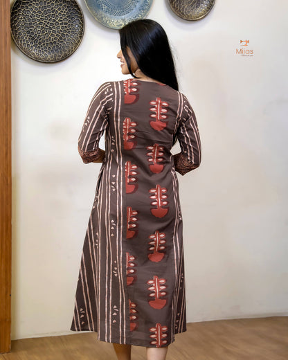 South Cotton Kurti: Beaded, Sequined Yoke & Ajrakh Sleeves-Inverted Print