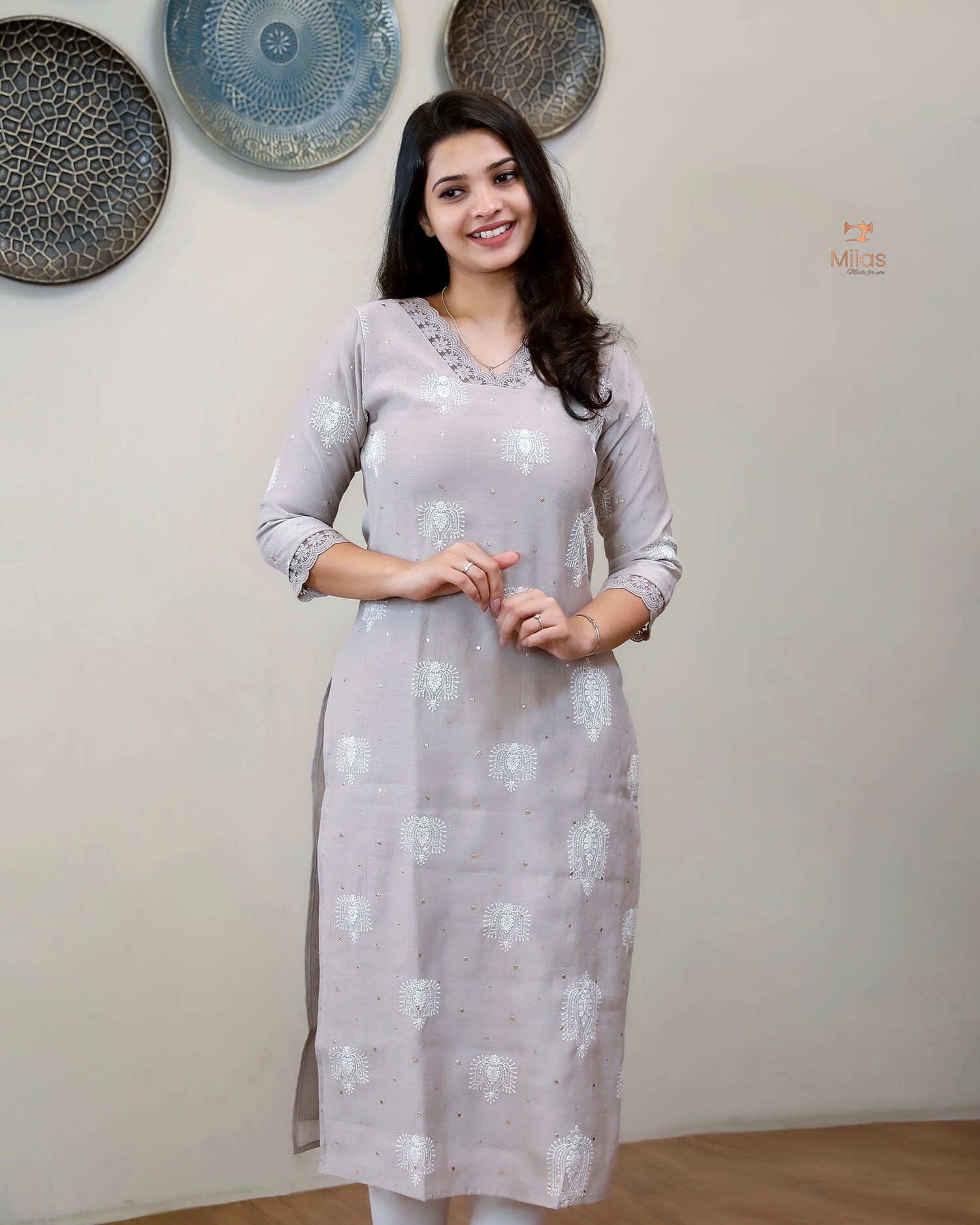 Crushed Dhara Silk | Embroidered Slit Top & Dupatta Set | Pastel Grey