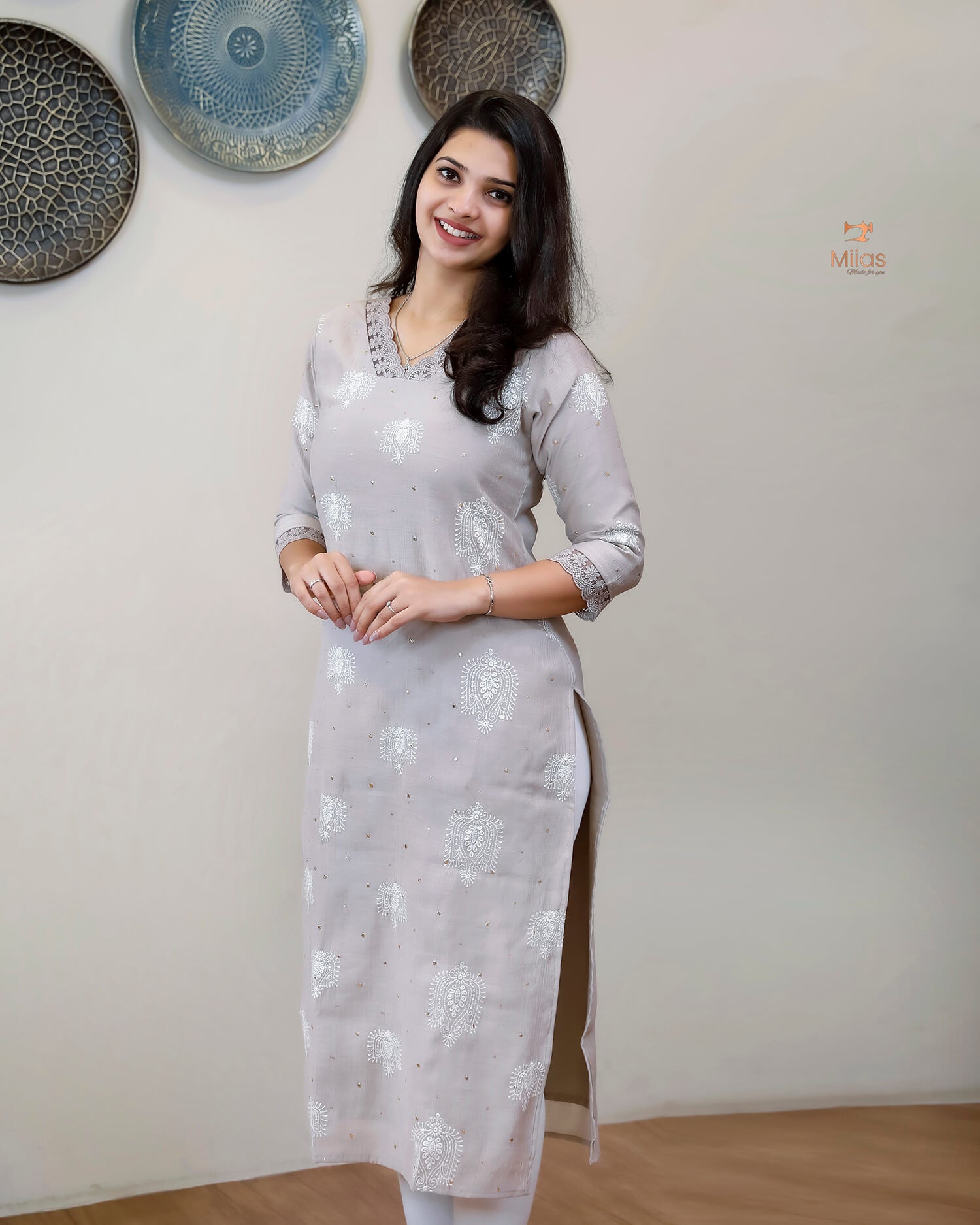 Crushed Dhara Silk | Embroidered Slit Top & Dupatta Set | Pastel Grey