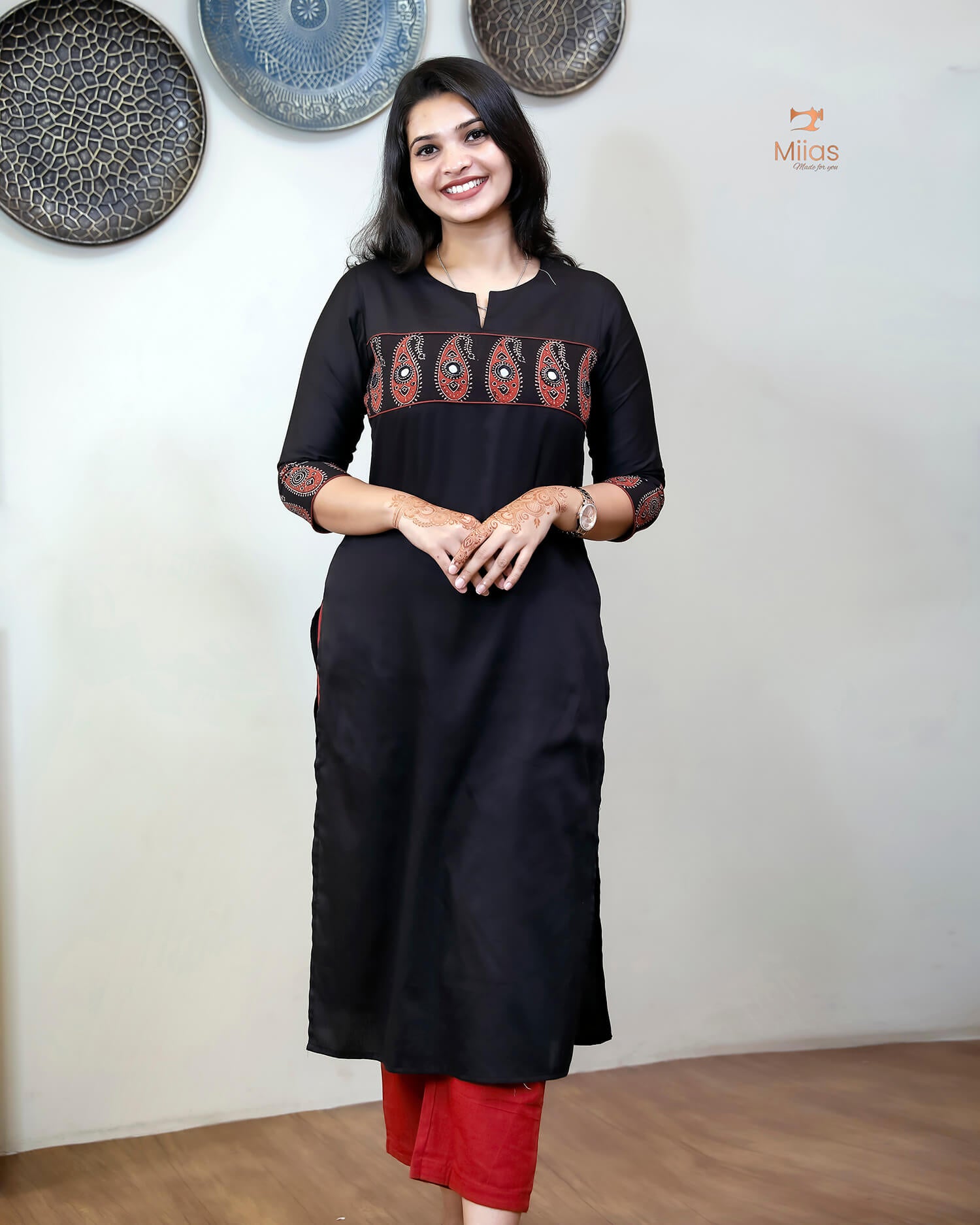 Jam Cotton Kurti with Sparkling Bead & Mirror Neck