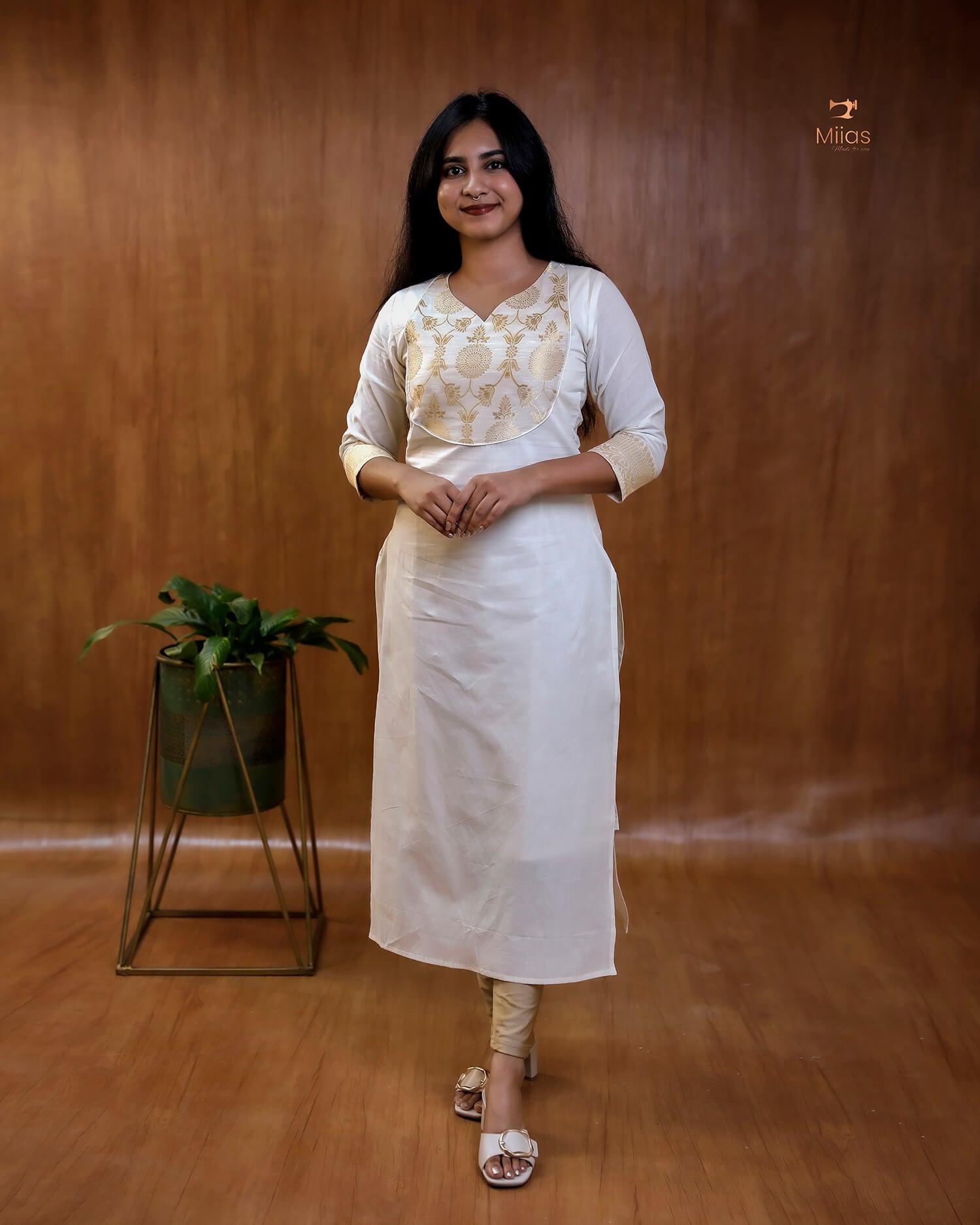 Kerala Cotton Kurti with Banarasi Yoke & Leaf Neck Design