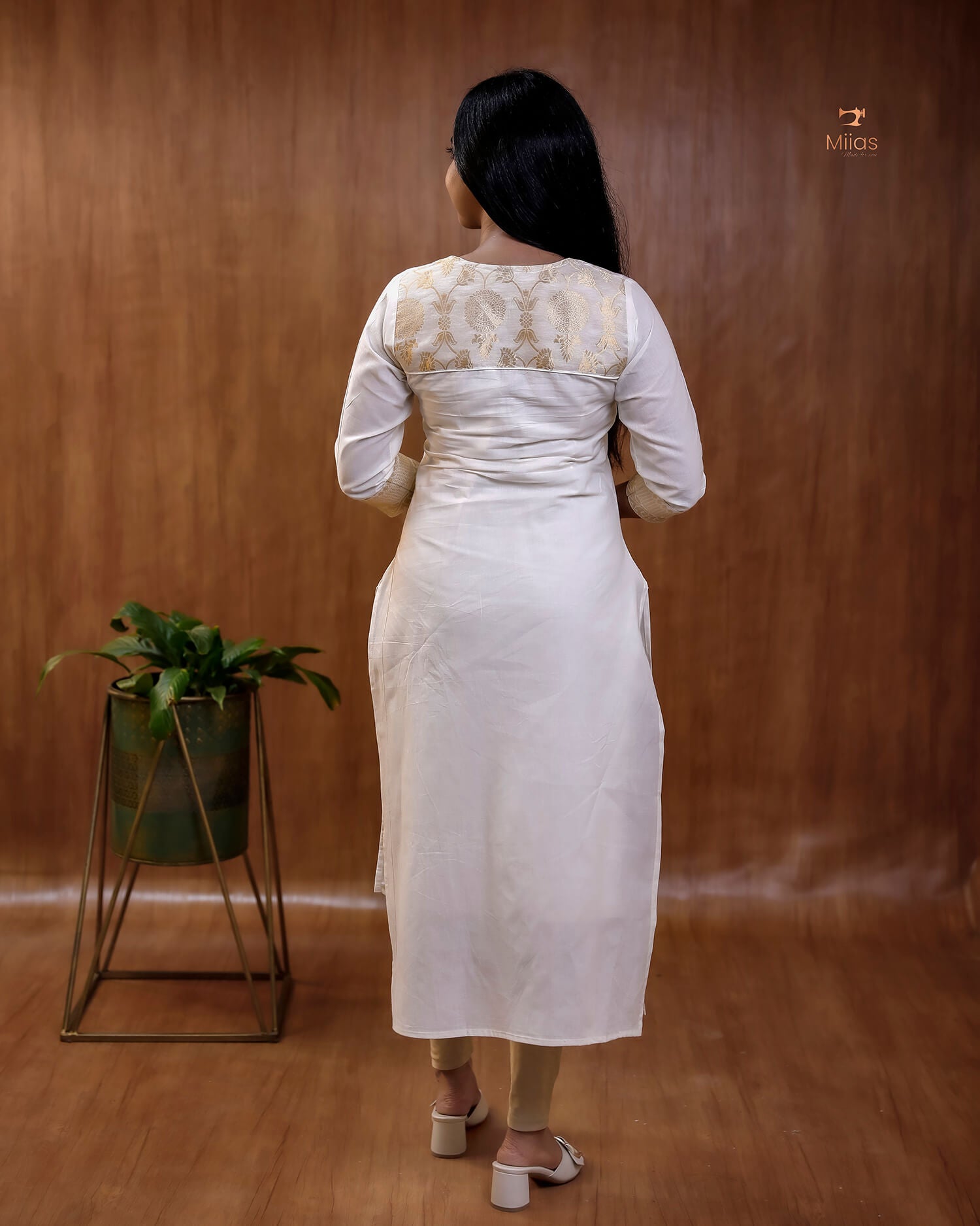 Kerala Cotton Kurti with Banarasi Yoke & Leaf Neck Design
