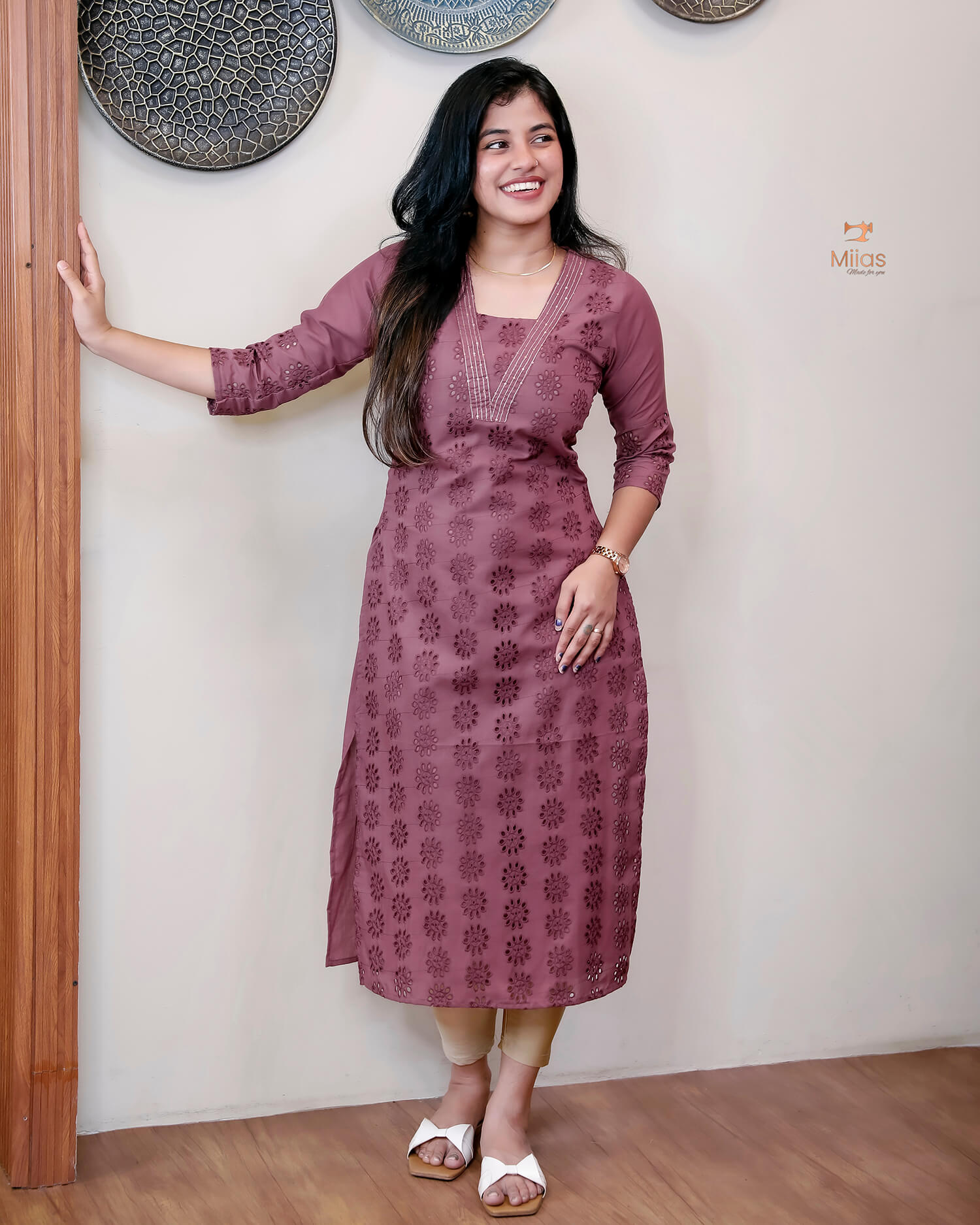 Cotton Hakoba Kurti with V-Neck Zari & Sequins Handwork-Maroon Pink