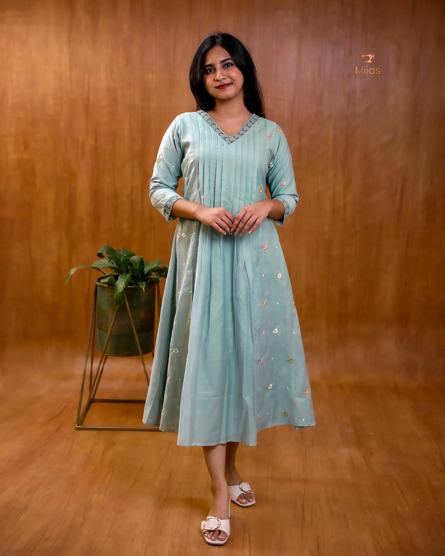 Mul Chanderi Kurti Set – Embroidered 3 Panel Dress with Lace & Pintuck