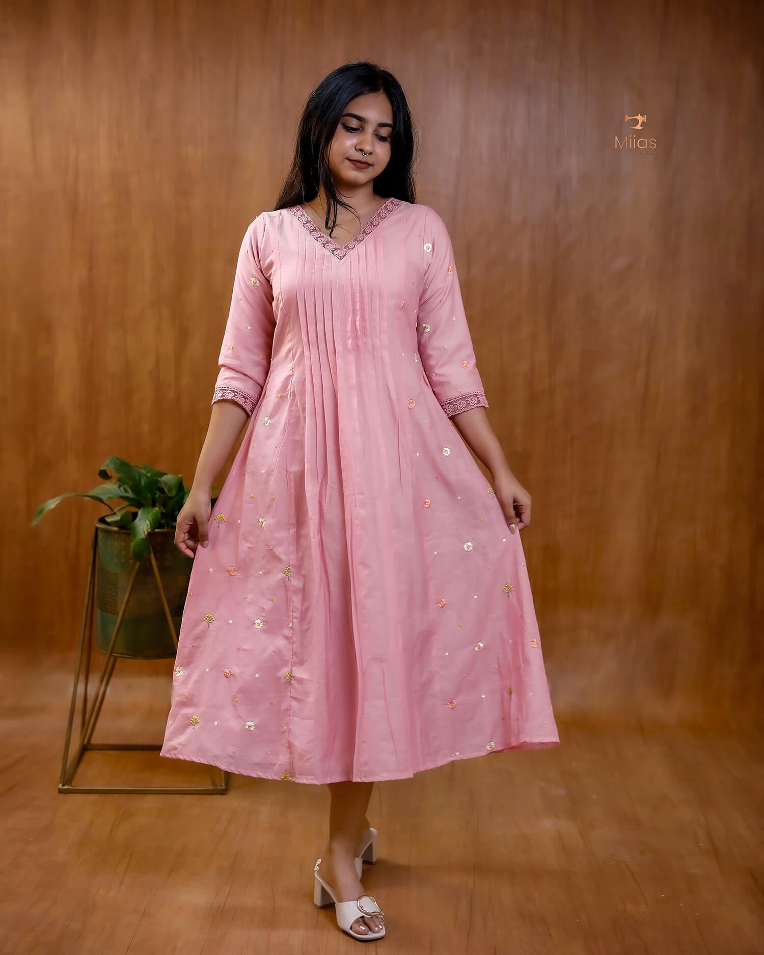 Mul Chanderi Kurti Set – Embroidered 3 Panel Dress with Lace & Pintuck