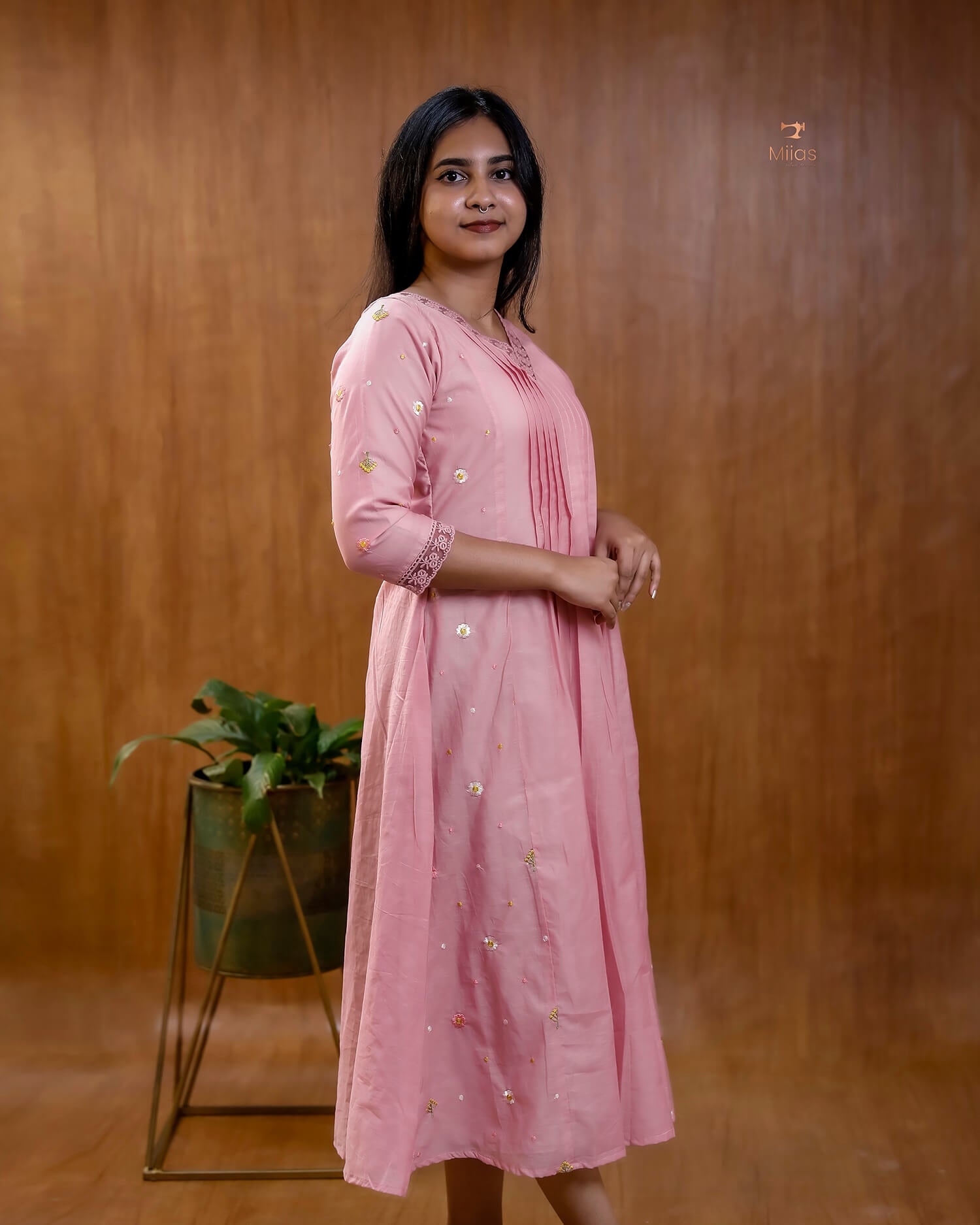 Mul Chanderi Kurti Set – Embroidered 3 Panel Dress with Lace & Pintuck