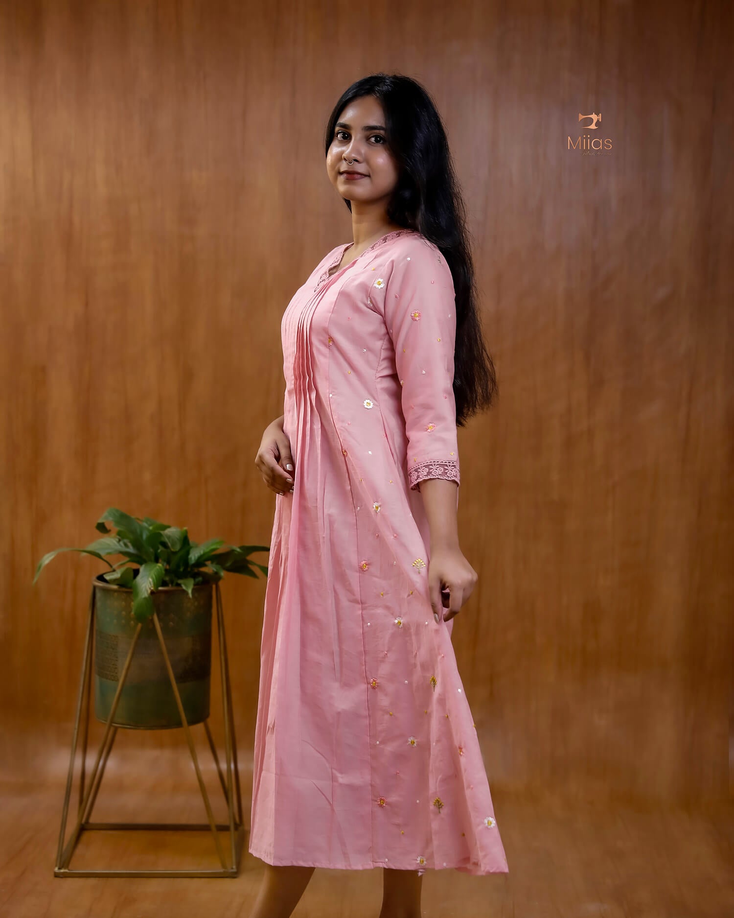Mul Chanderi Kurti Set – Embroidered 3 Panel Dress with Lace & Pintuck
