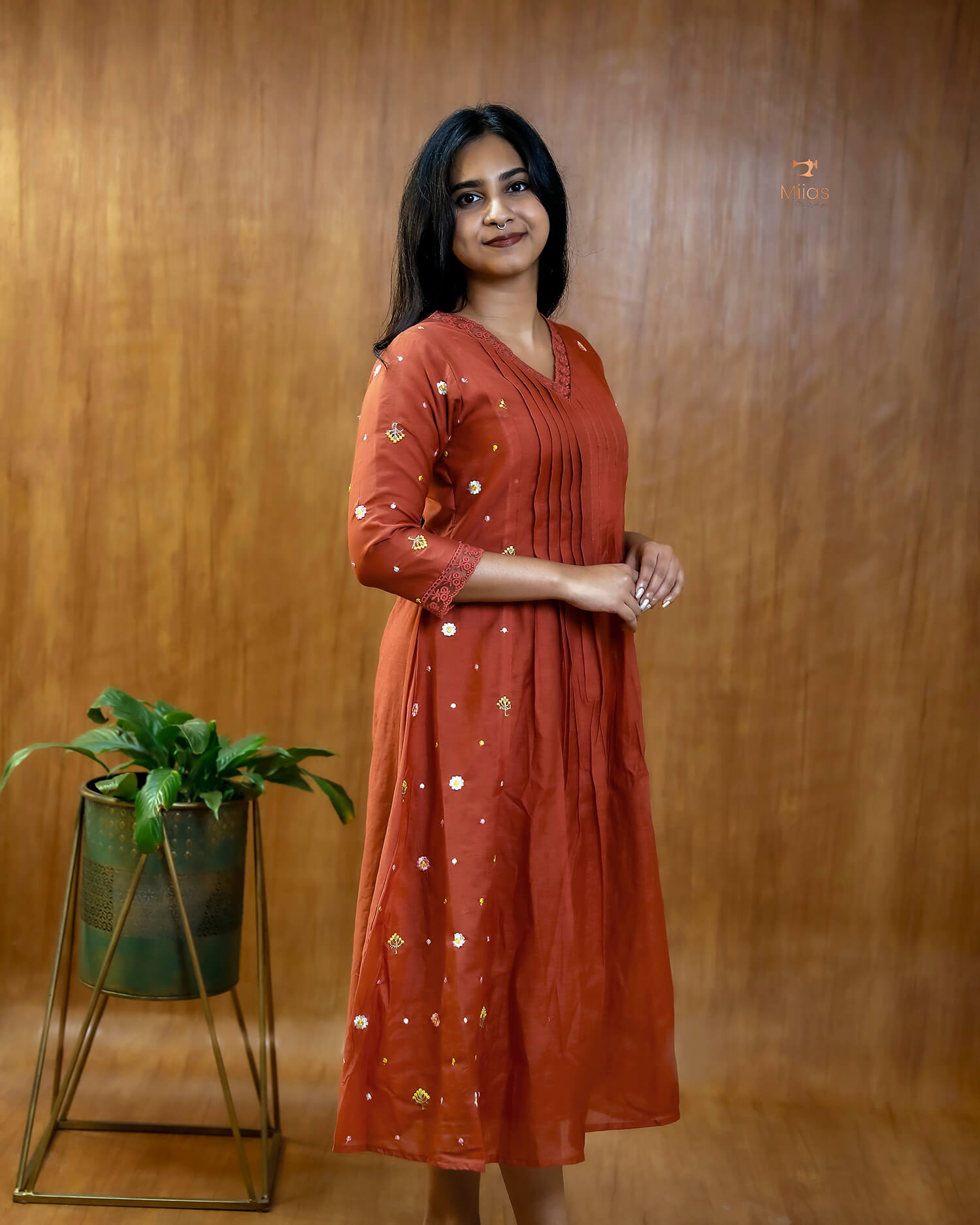 Mul Chanderi Kurti Set – Embroidered 3 Panel Dress with Lace & Pintuck