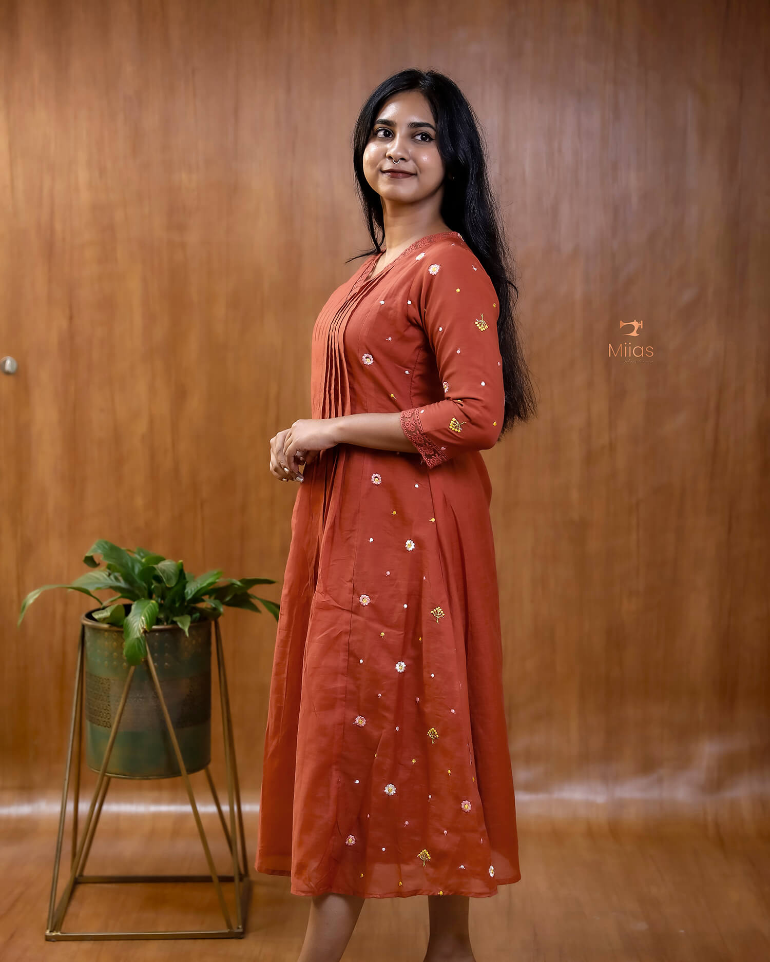 Mul Chanderi Kurti Set – Embroidered 3 Panel Dress with Lace & Pintuck