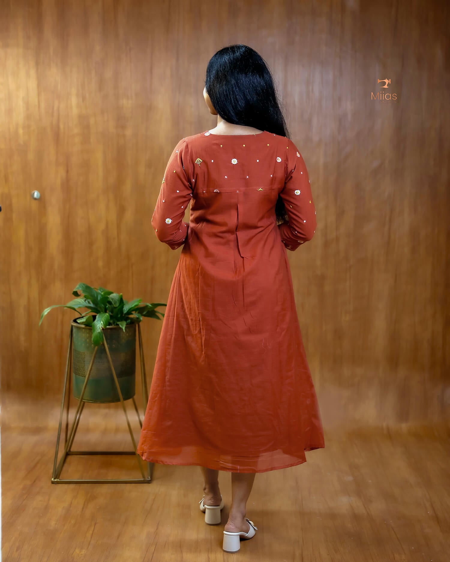 Mul Chanderi Kurti Set – Embroidered 3 Panel Dress with Lace & Pintuck