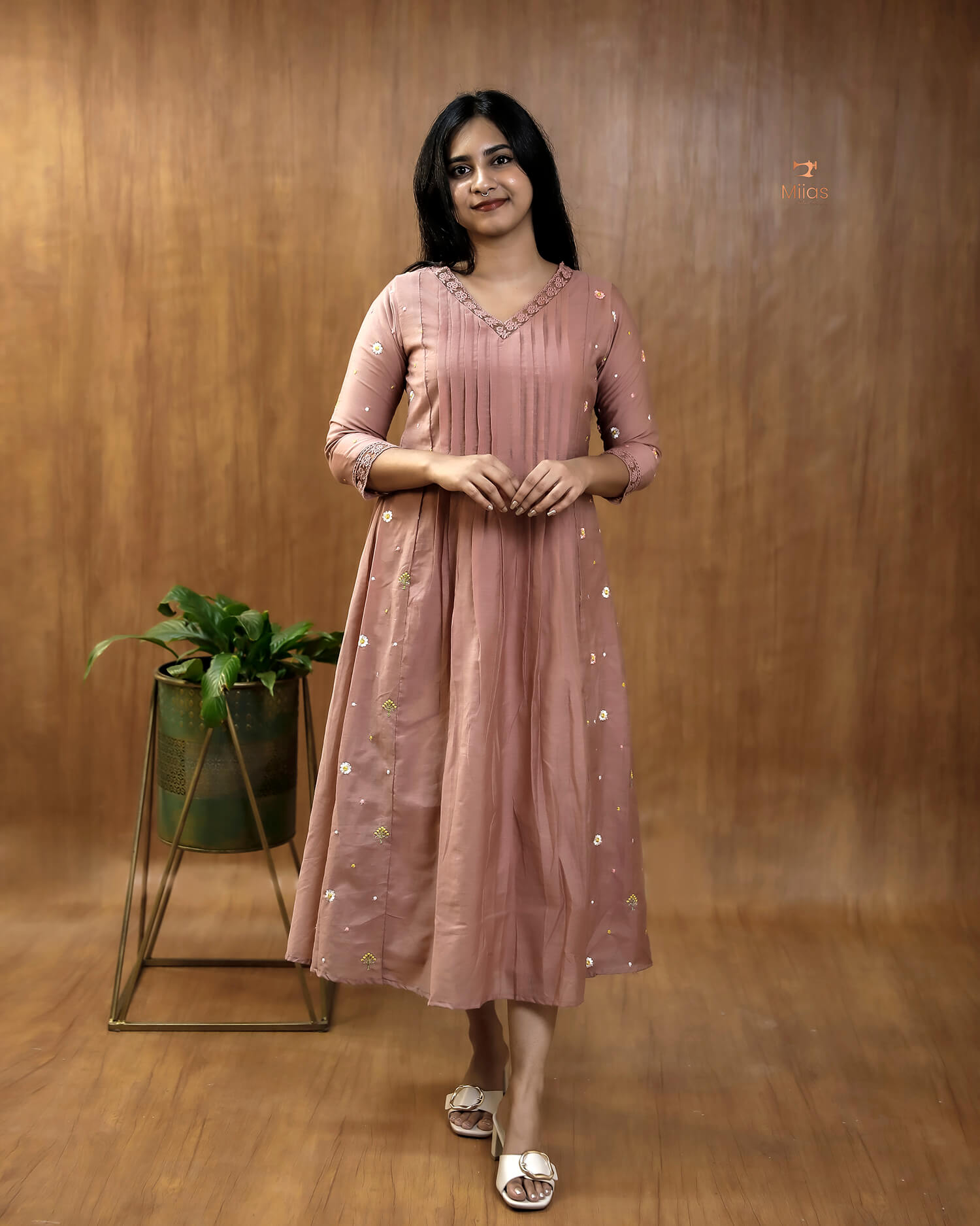 Mul Chanderi Kurti Set – Embroidered 3 Panel Dress with Lace & Pintuck