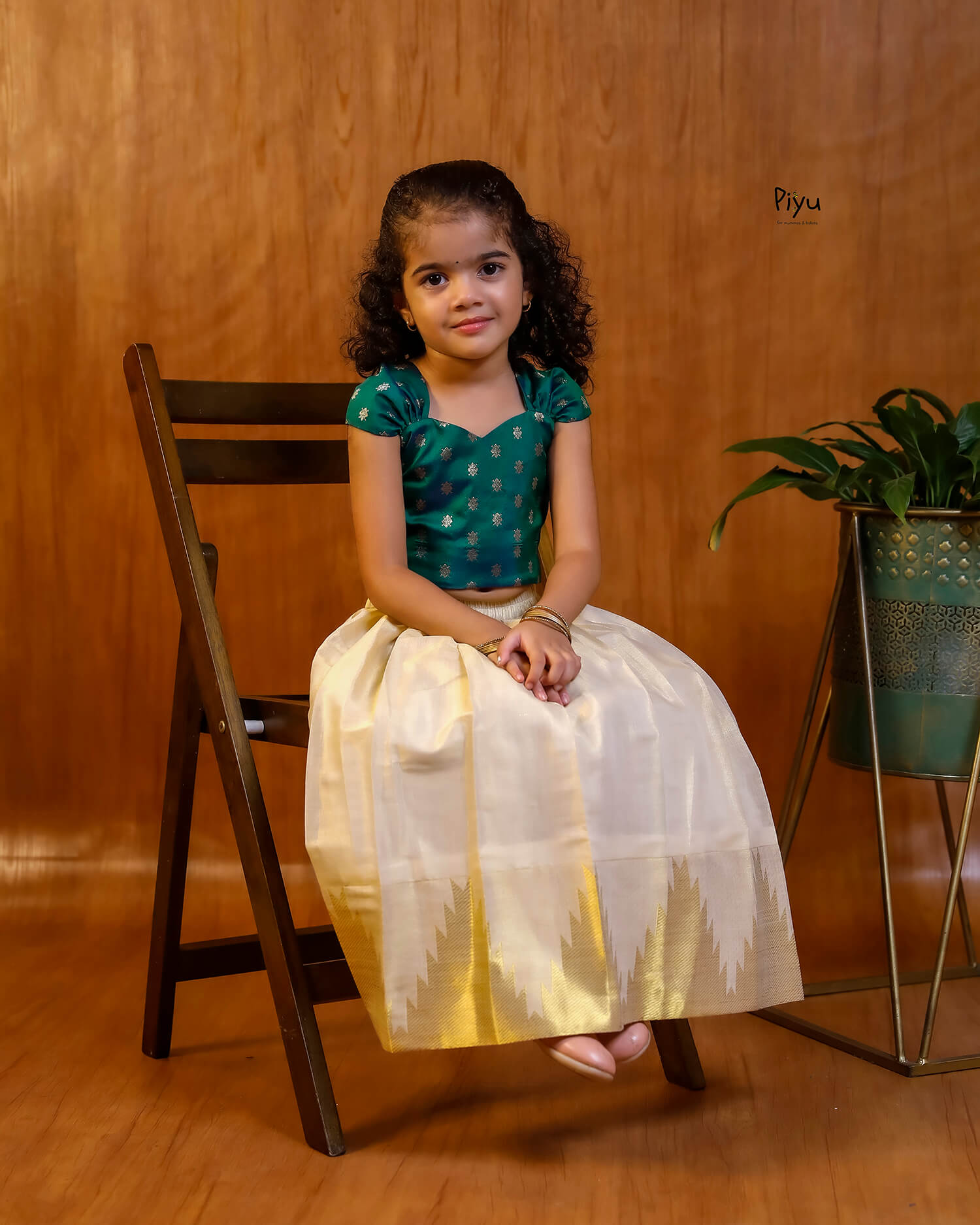 Elegant Banarasi Crop Top & Lined Skirt Set – Festive Sweetheart Neckline